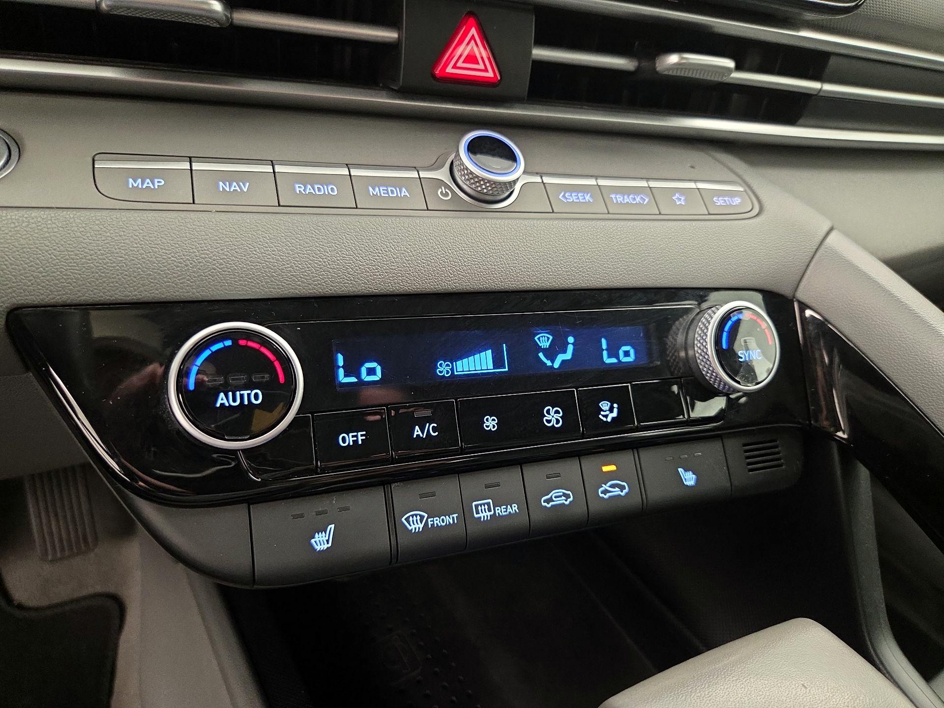 Thumbnail: 2023 Hyundai Elantra - 17