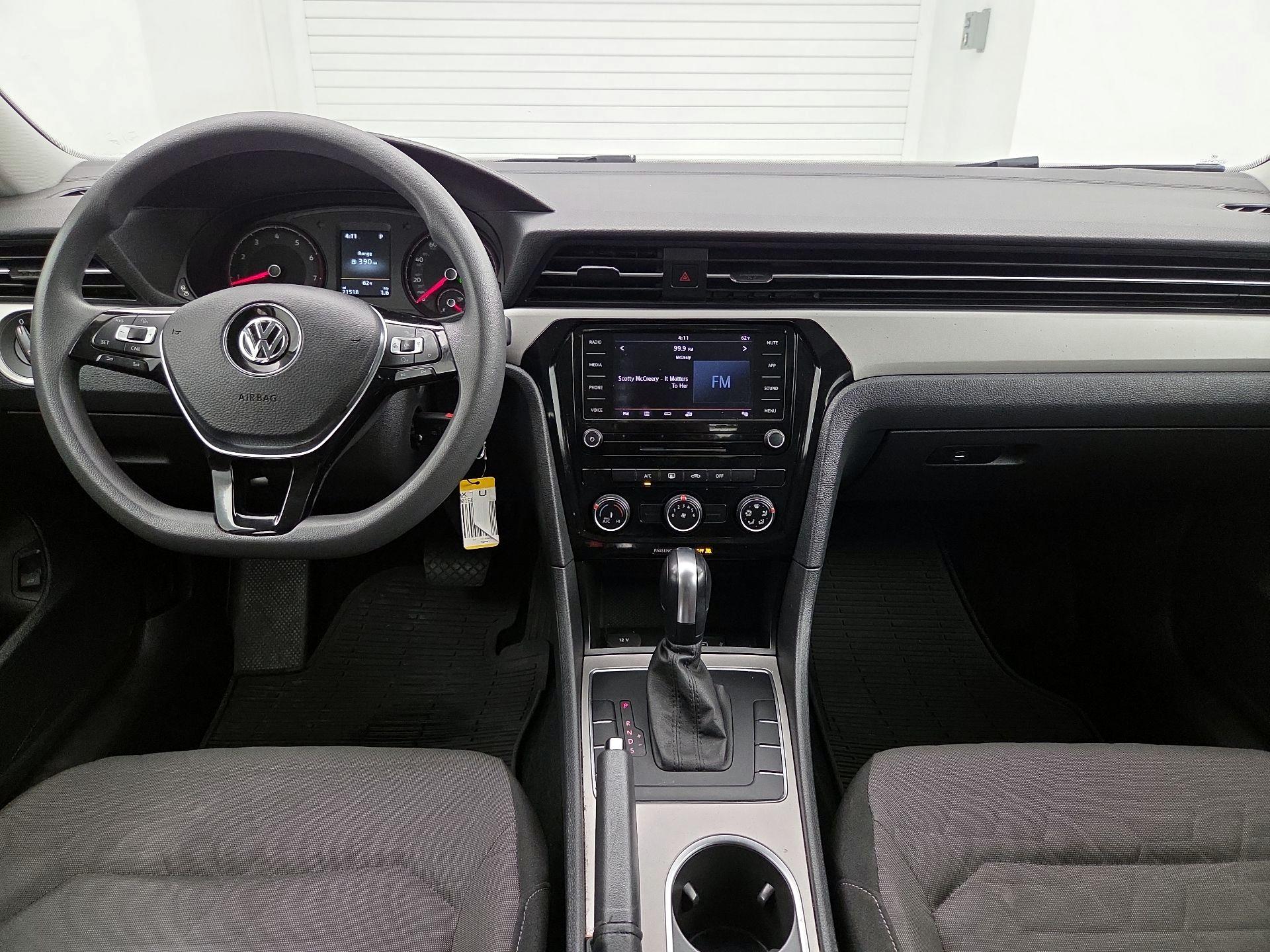 Thumbnail: 2020 Volkswagen Passat - 9