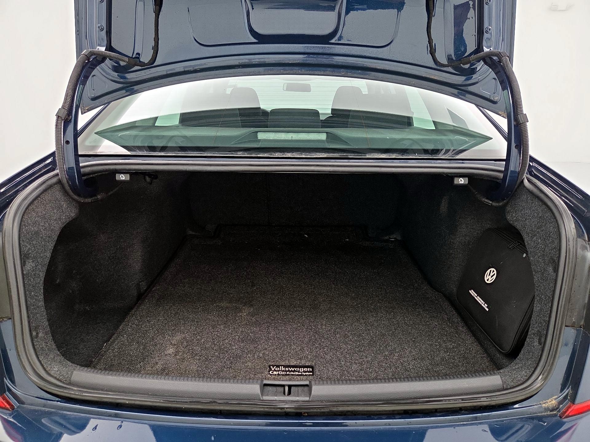 Thumbnail: 2020 Volkswagen Passat - 20