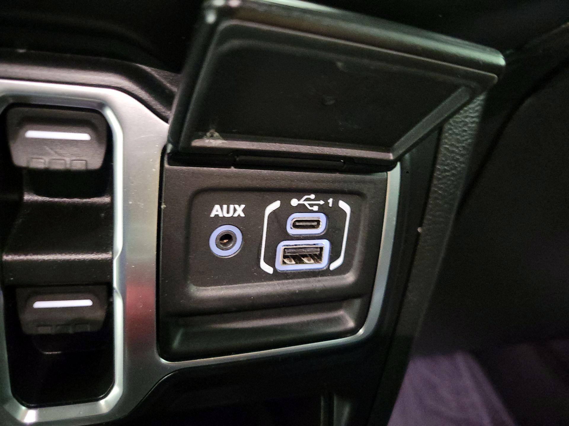 Thumbnail: 2021 Jeep Wrangler - 17