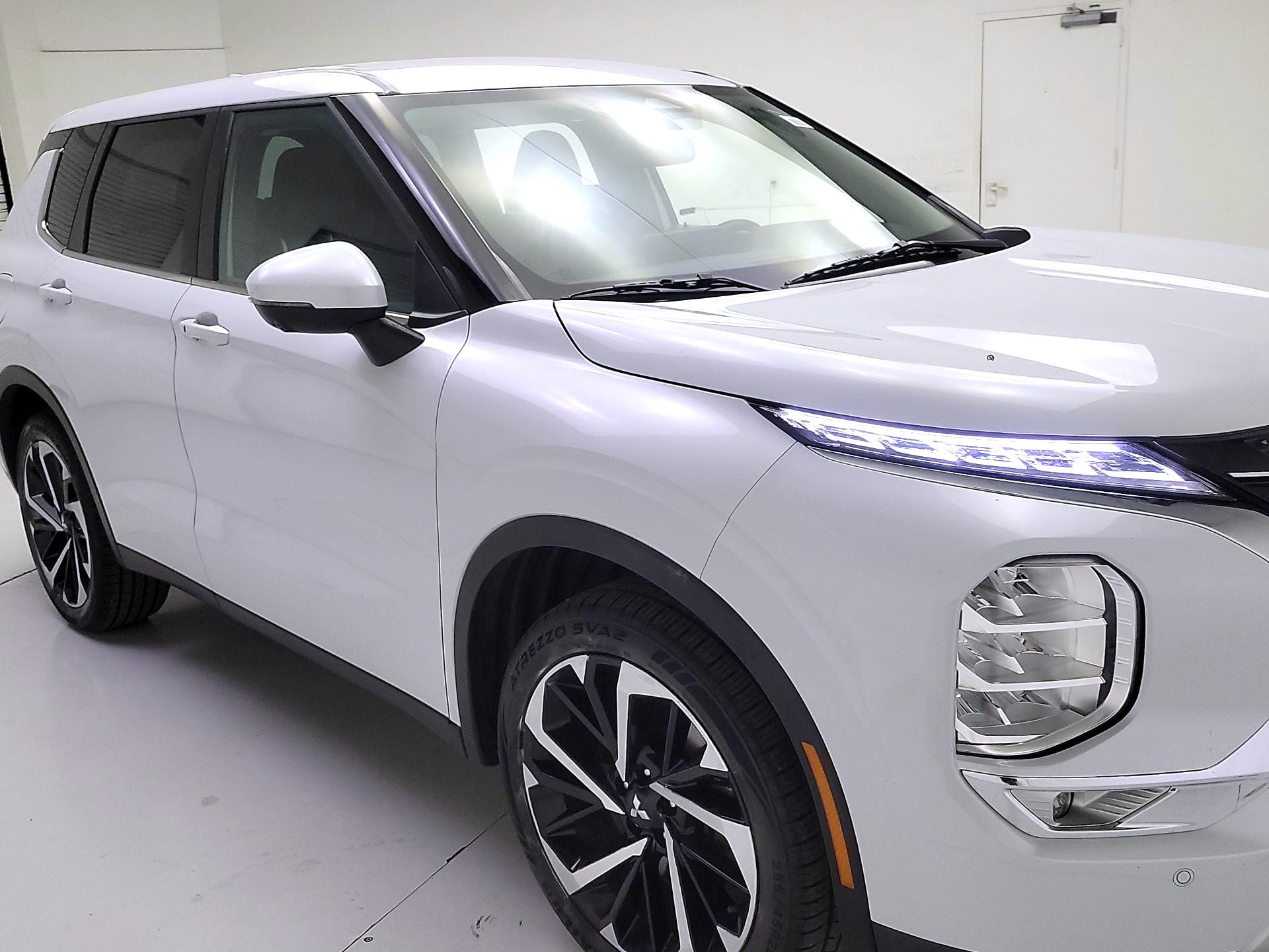 Thumbnail: 2024 Mitsubishi Outlander - 1