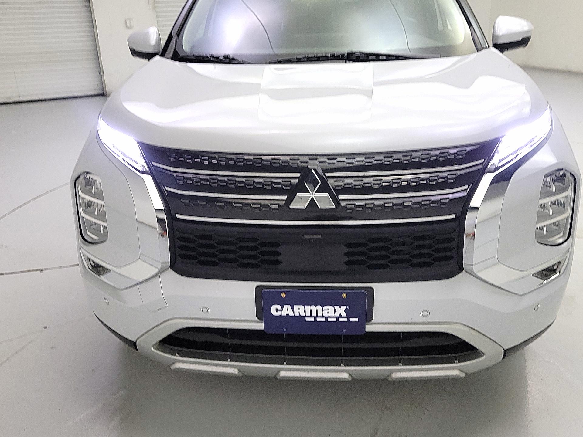 Thumbnail: 2024 Mitsubishi Outlander - 2