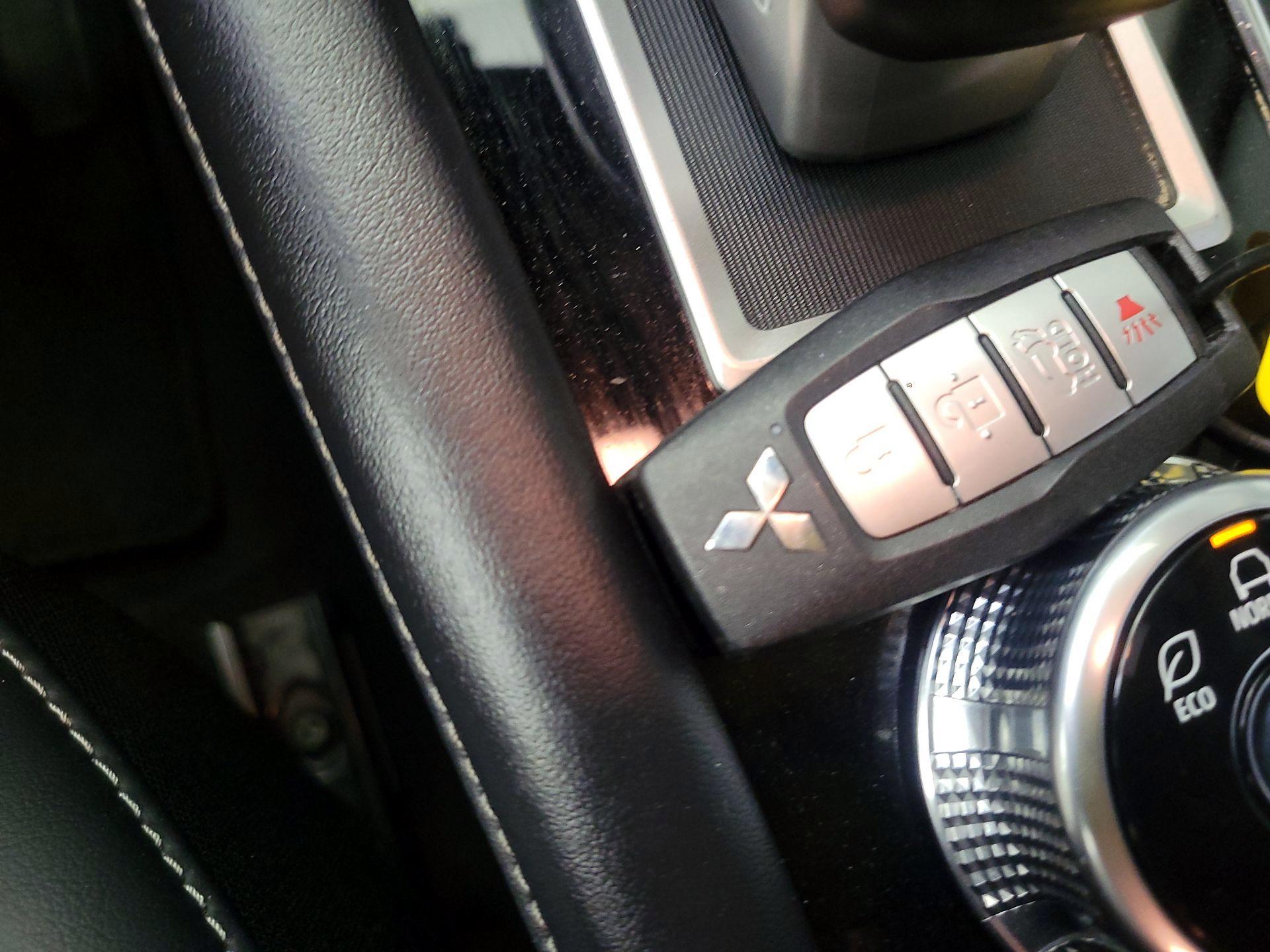 Thumbnail: 2024 Mitsubishi Outlander - 20