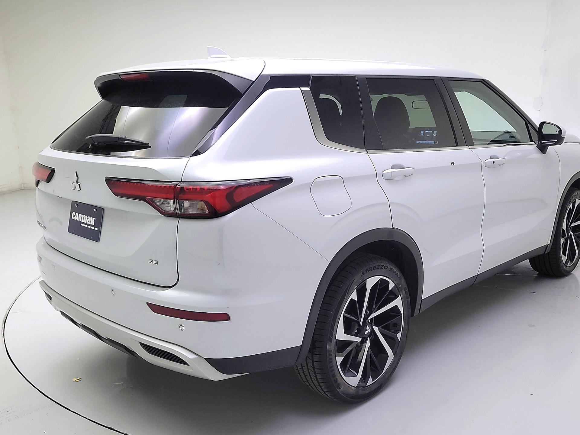Thumbnail: 2024 Mitsubishi Outlander - 5