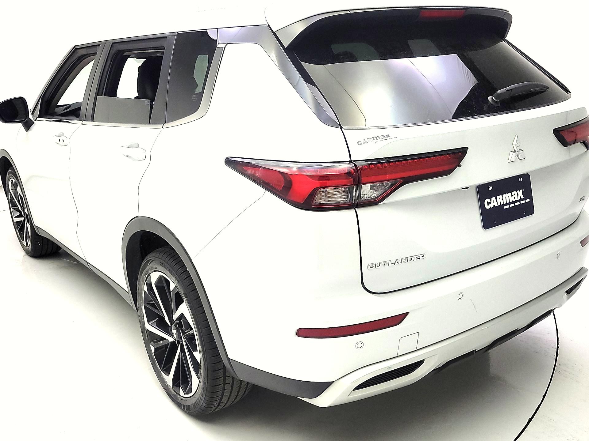 Thumbnail: 2024 Mitsubishi Outlander - 7