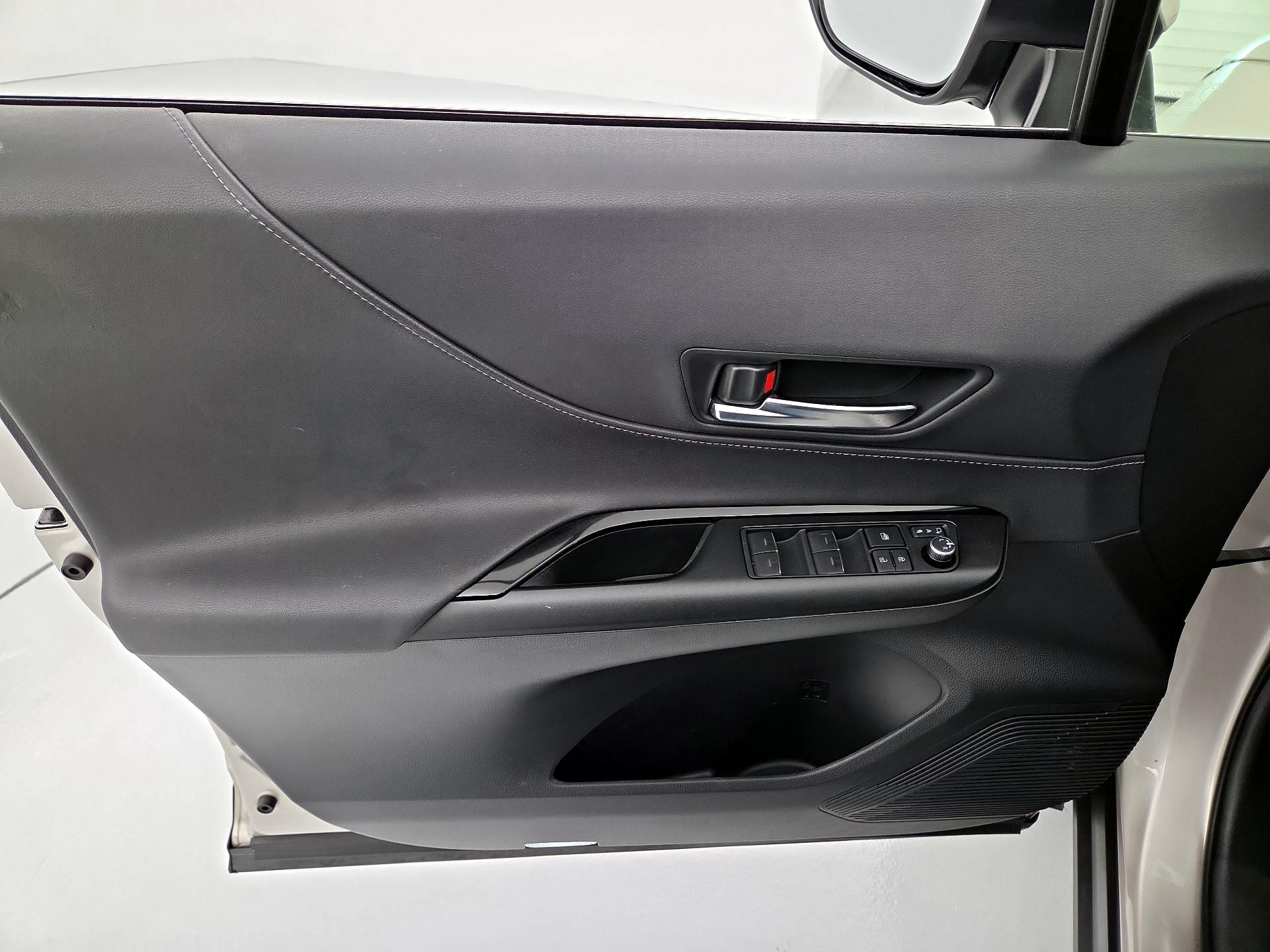 Thumbnail: 2024 Toyota Venza - 12