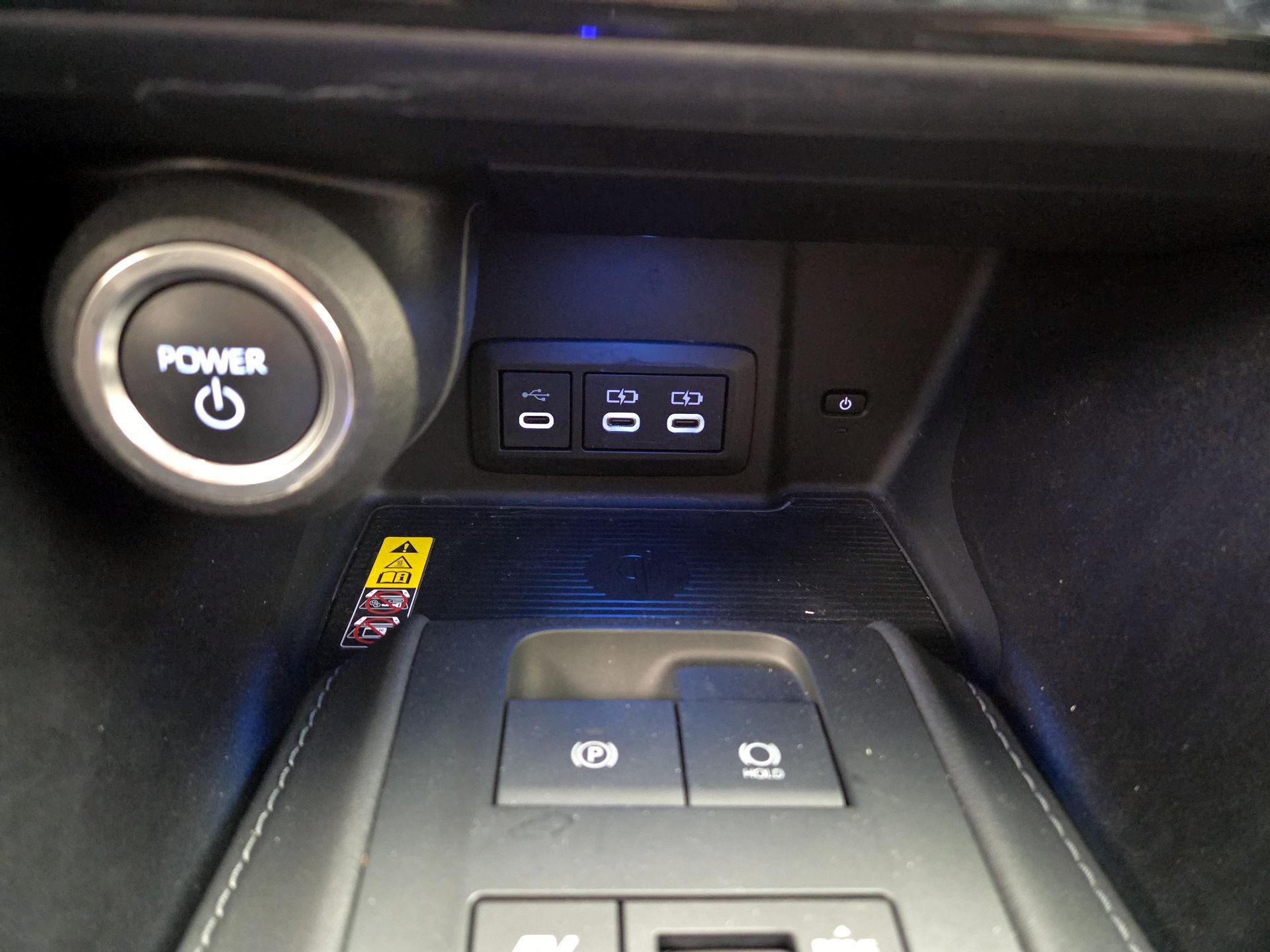 Thumbnail: 2024 Toyota Venza - 18