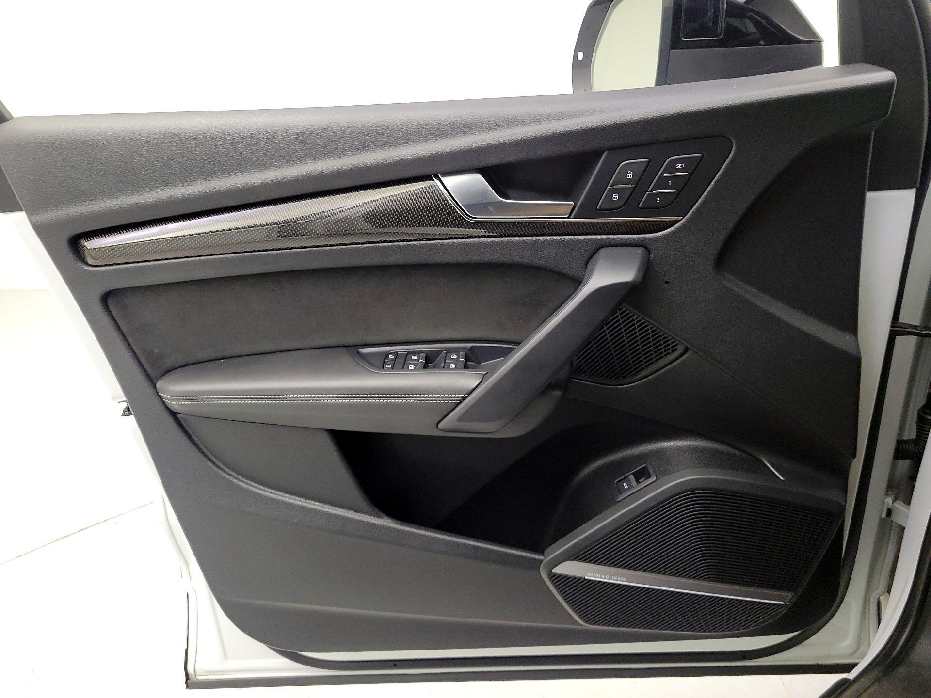 Thumbnail: 2022 Audi SQ5 - 12