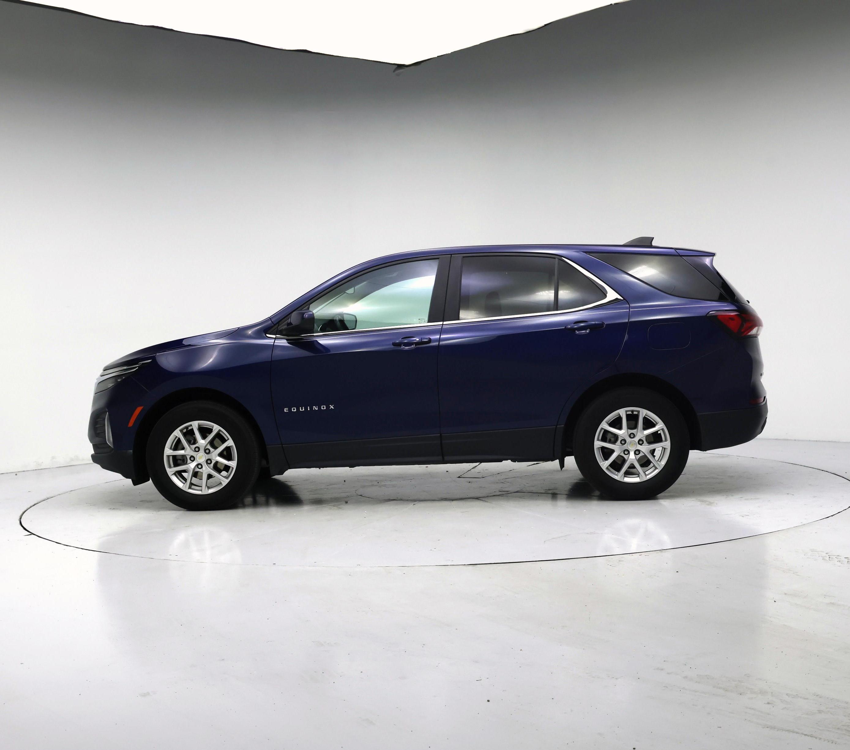 Thumbnail: 2022 Chevrolet Equinox - 3