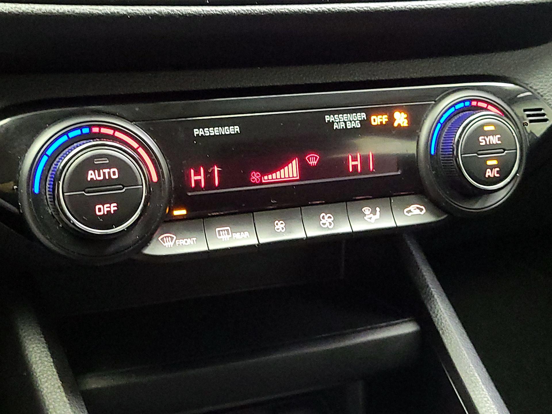 Thumbnail: 2019 Kia Forte - 14