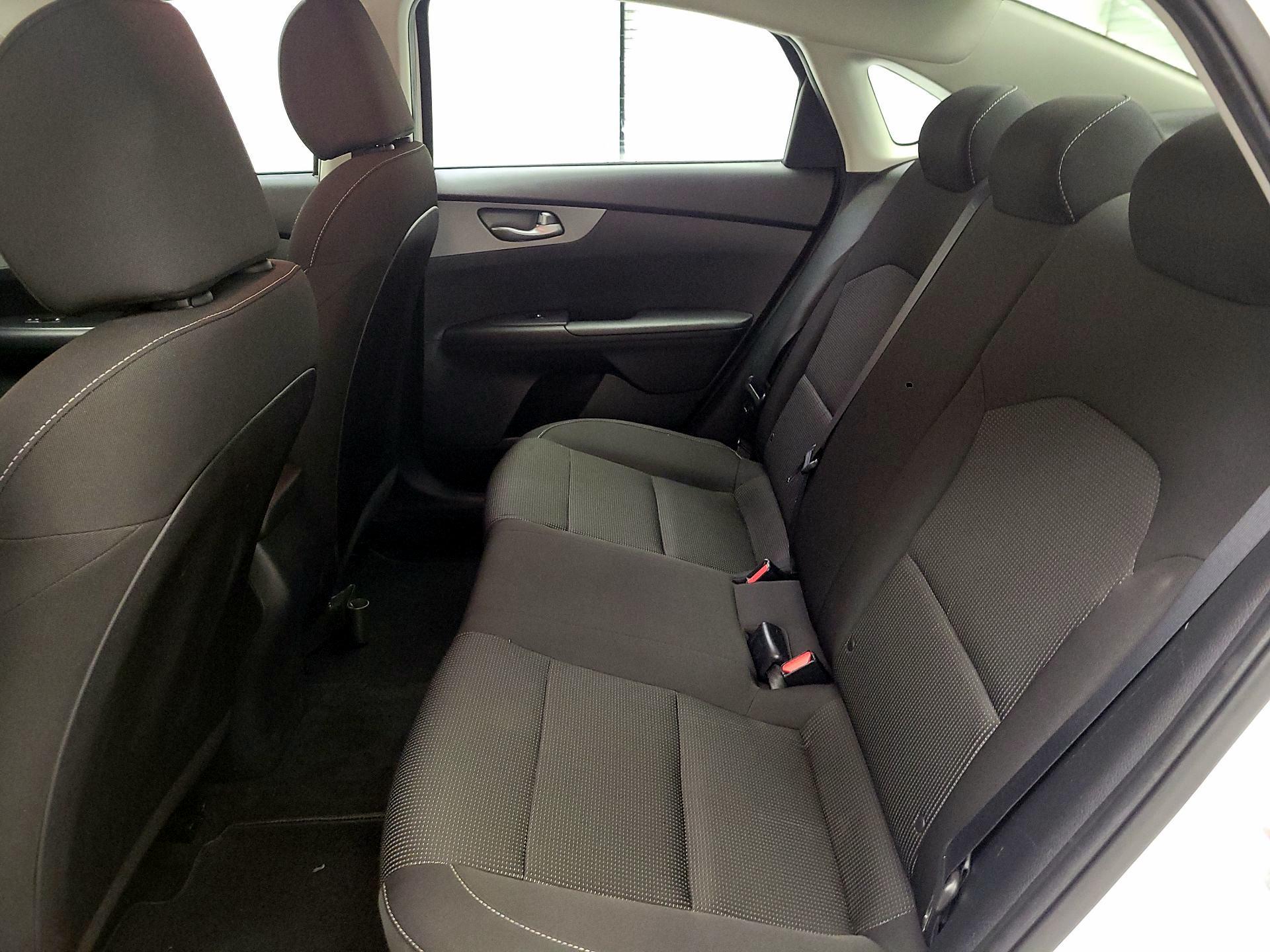 Thumbnail: 2019 Kia Forte - 17