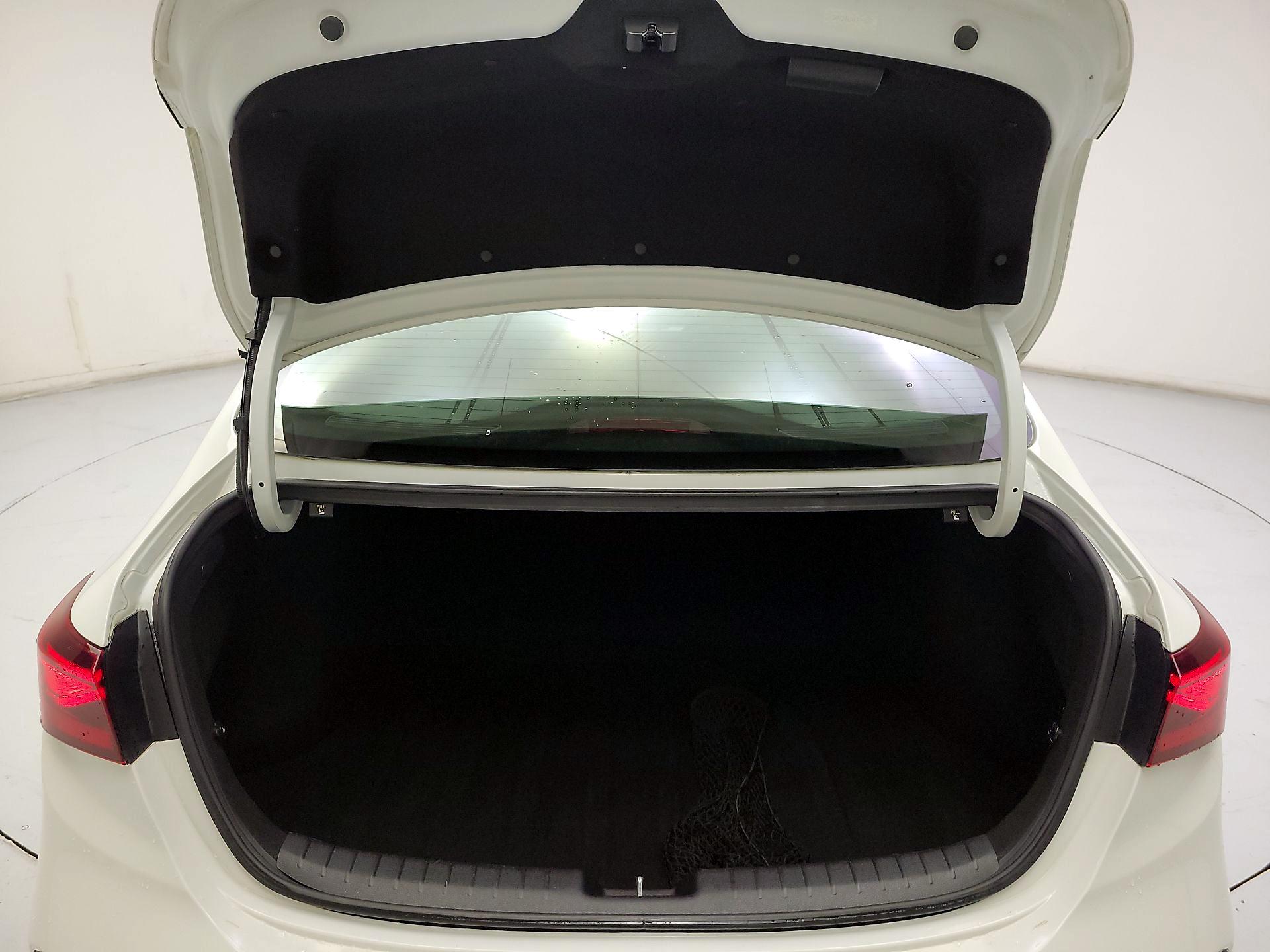 Thumbnail: 2019 Kia Forte - 18