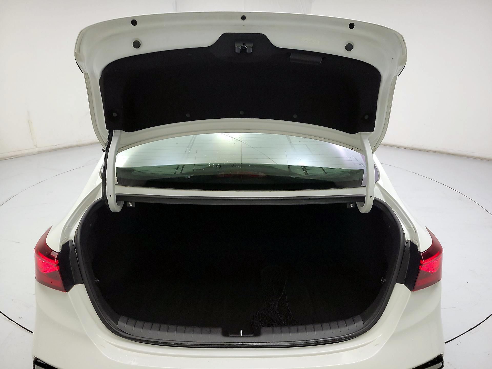 Thumbnail: 2019 Kia Forte - 19