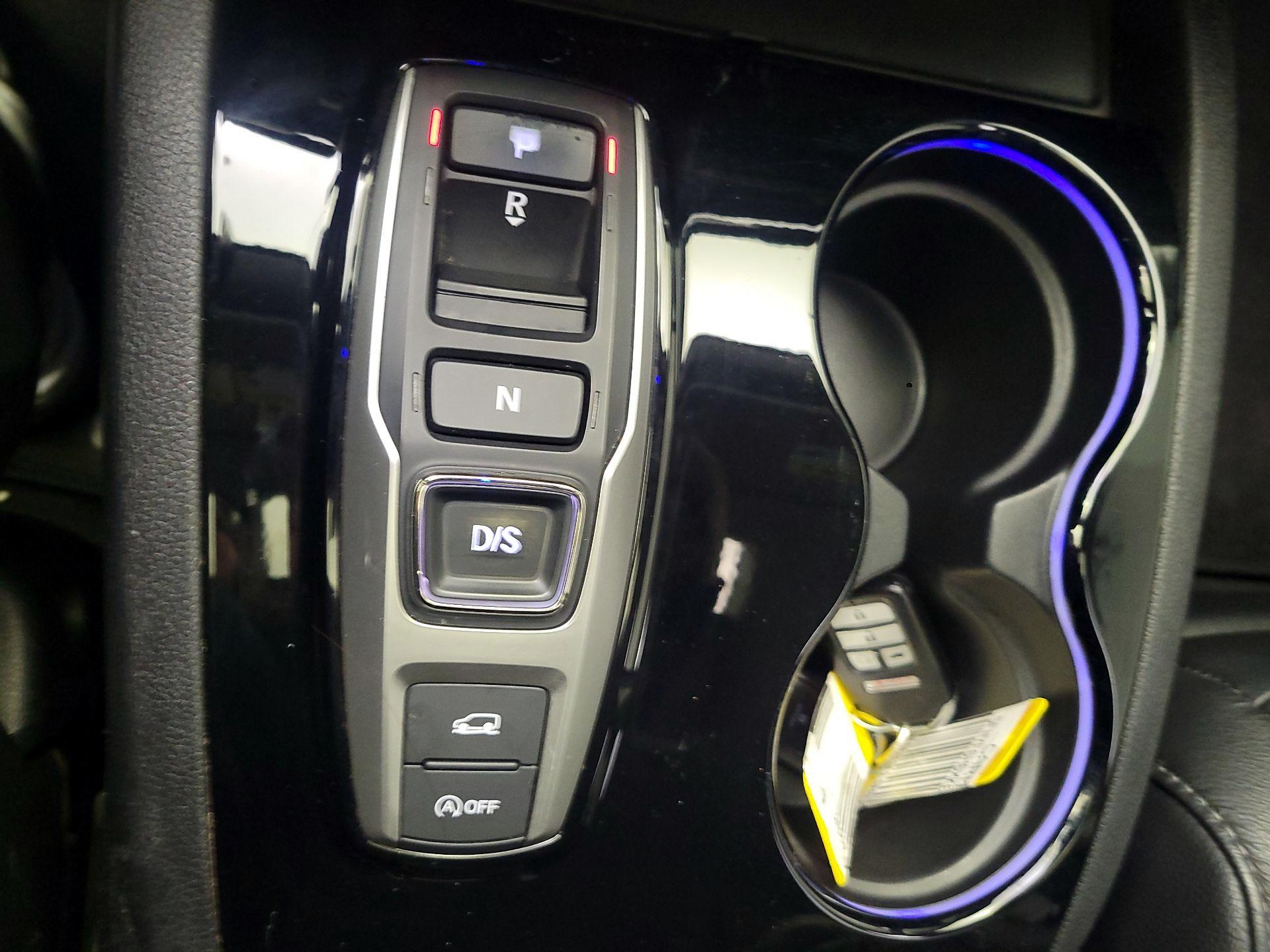 Thumbnail: 2019 Honda Pilot - 16