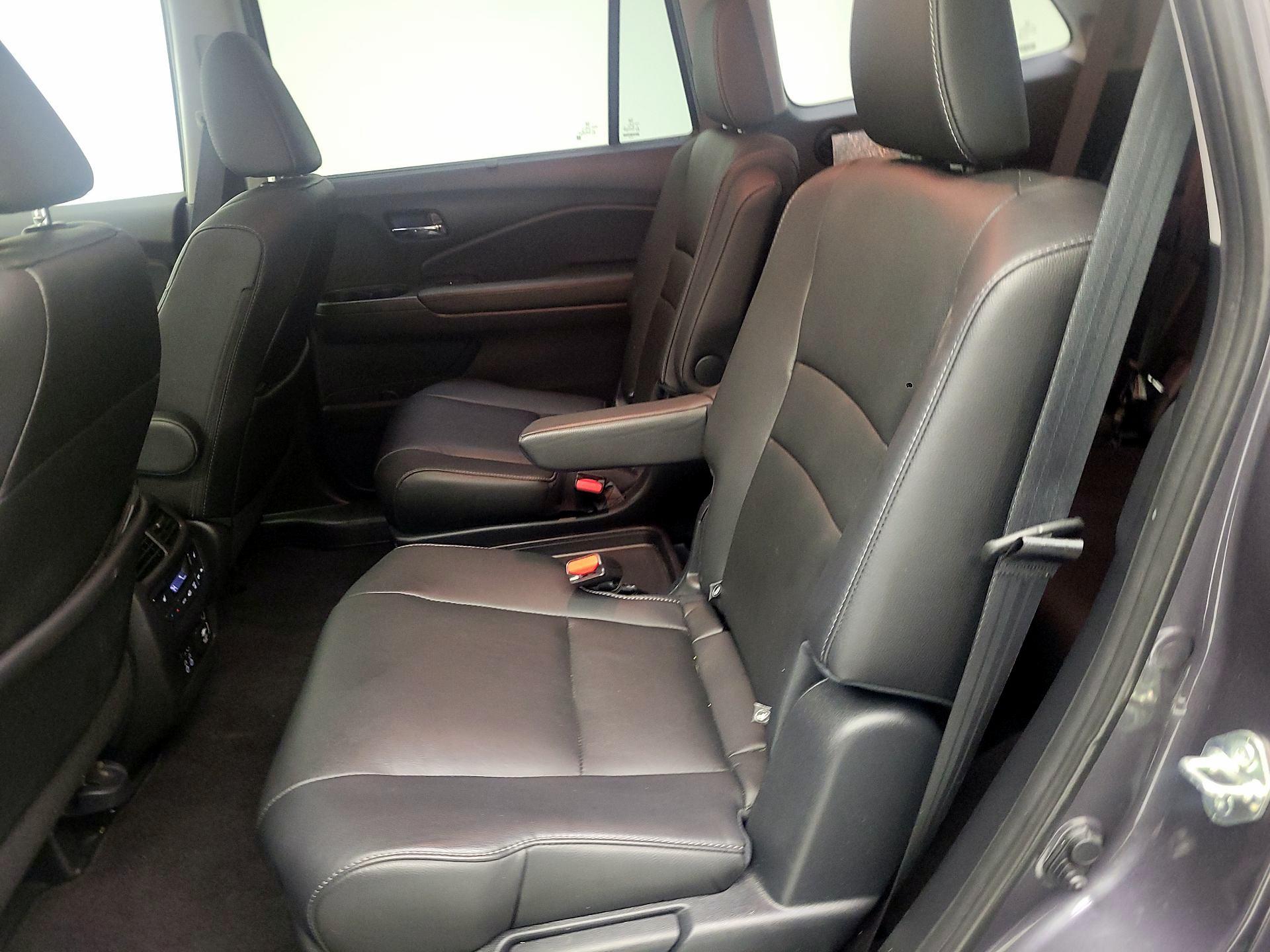 Thumbnail: 2019 Honda Pilot - 19