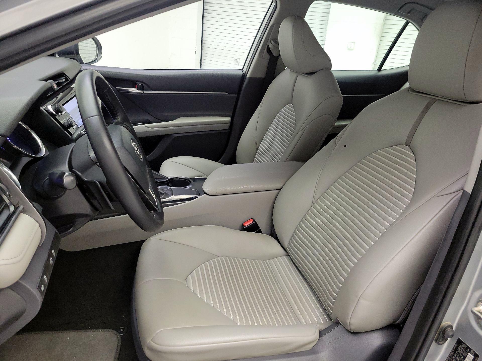 Thumbnail: 2019 Toyota Camry - 9