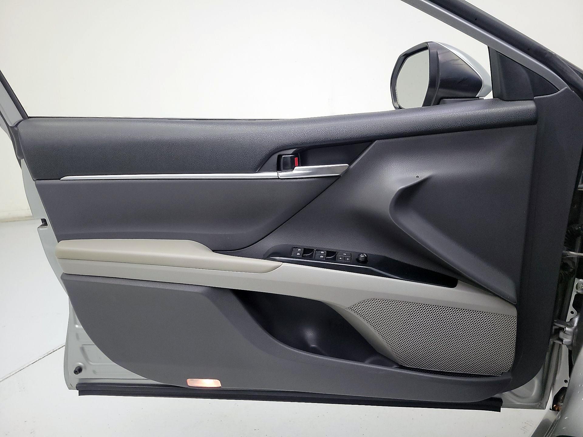 Thumbnail: 2019 Toyota Camry - 10