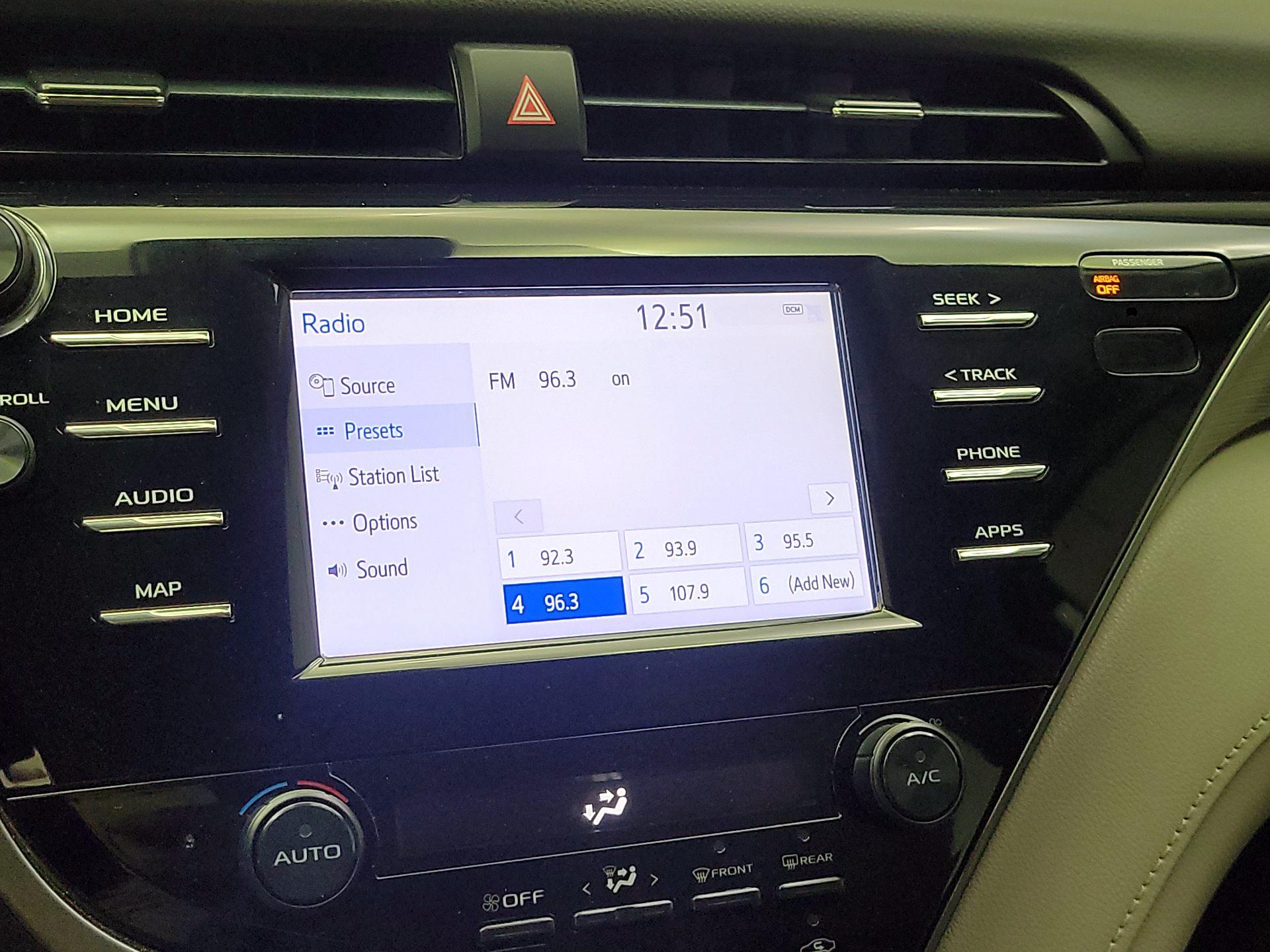 Thumbnail: 2019 Toyota Camry - 13