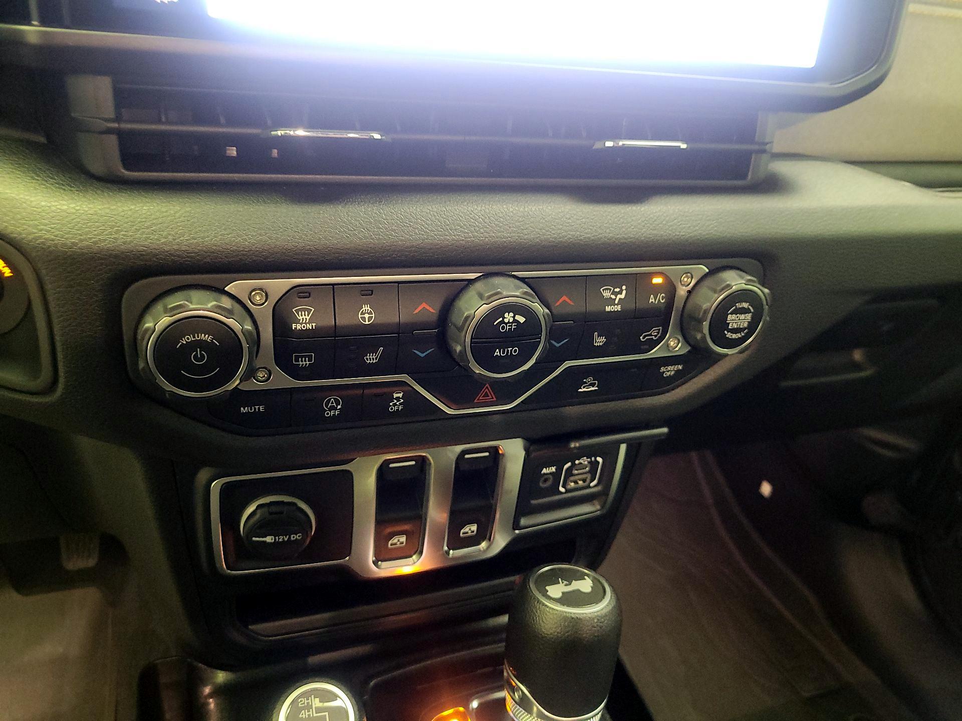 Thumbnail: 2024 Jeep Wrangler - 14