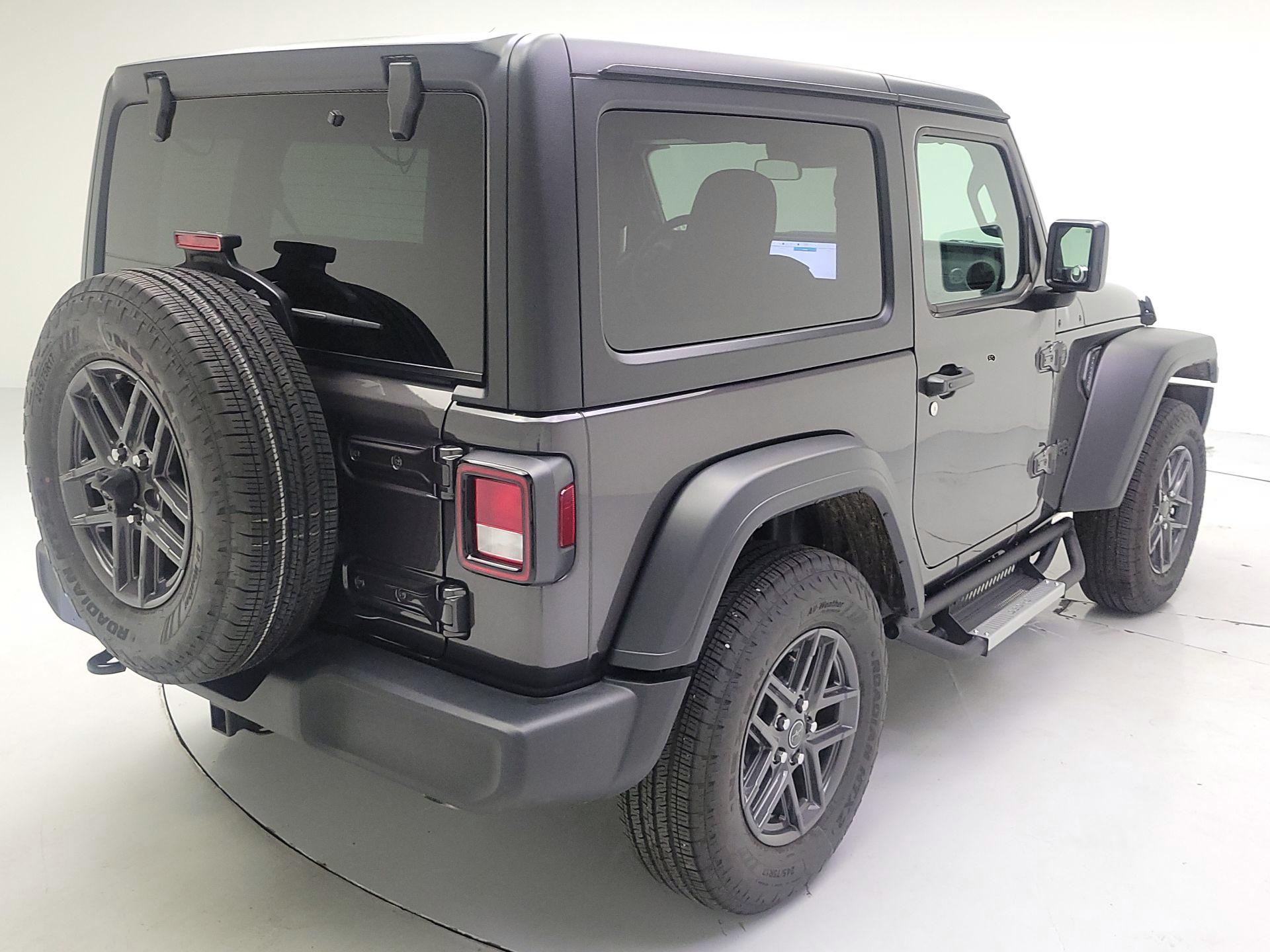 Thumbnail: 2024 Jeep Wrangler - 5