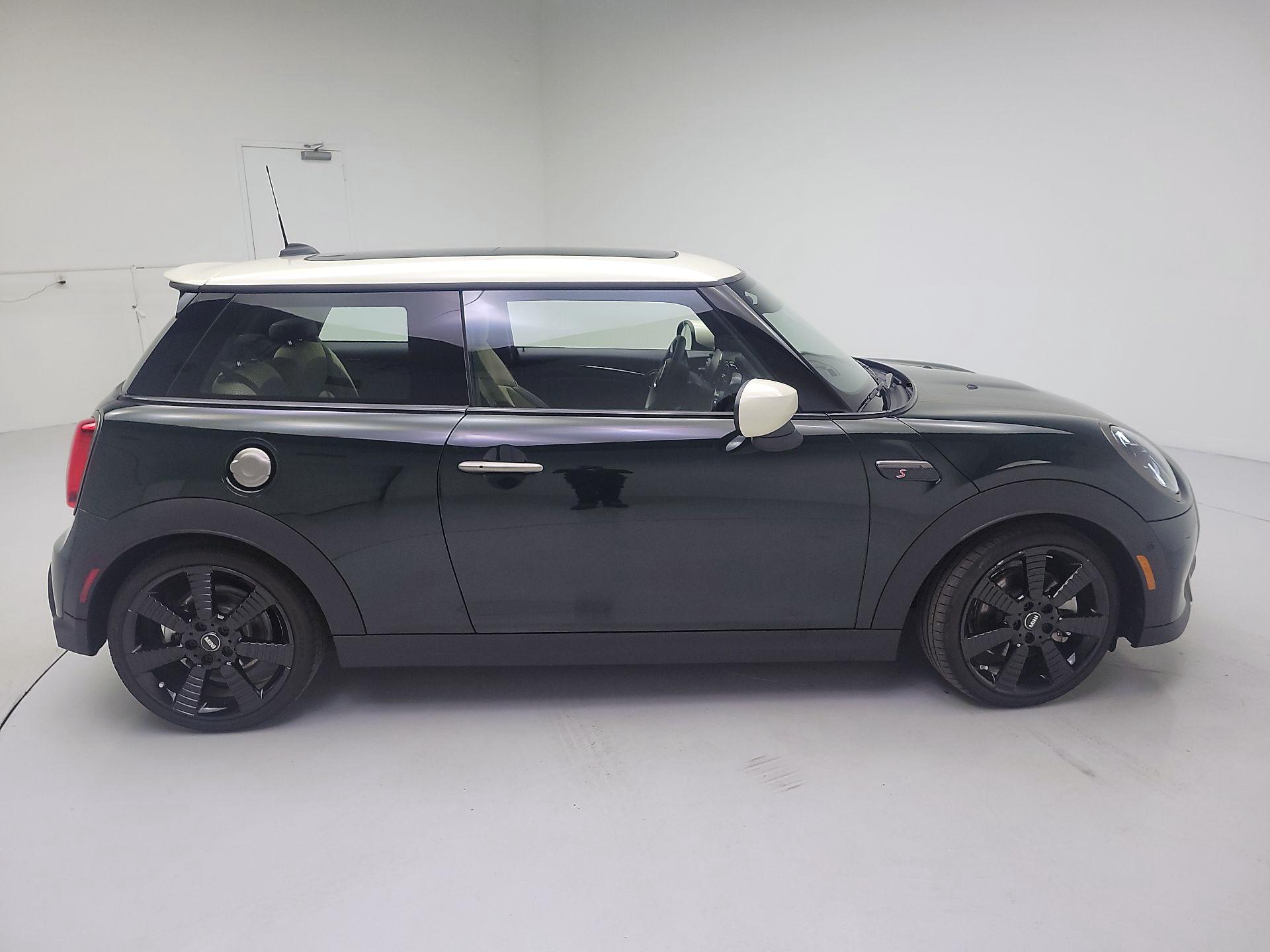 Thumbnail: 2023 MINI Cooper Hardtop - 4