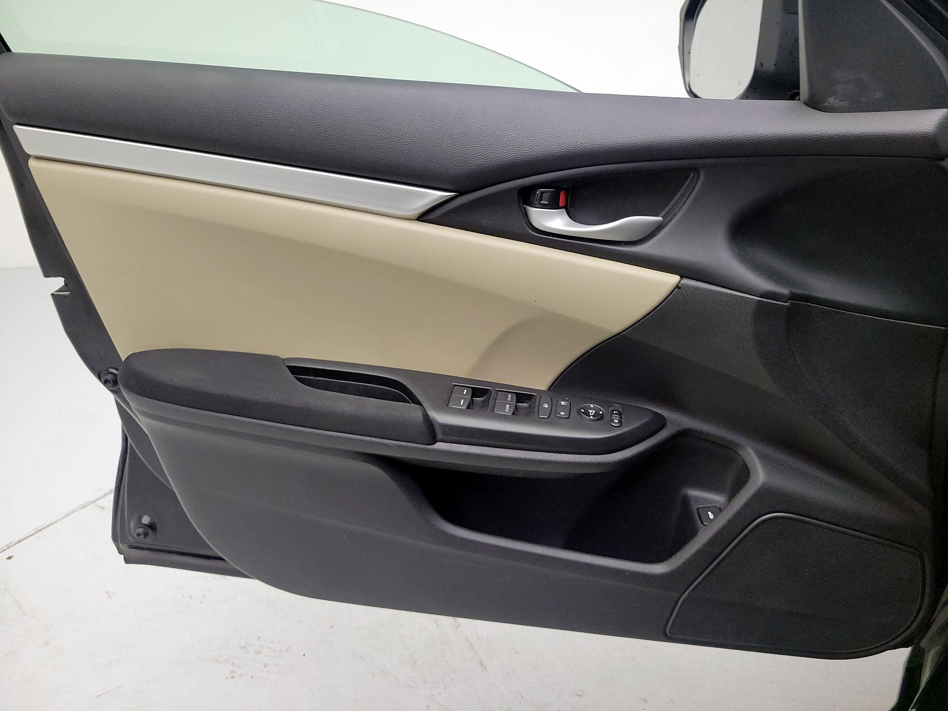 Thumbnail: 2016 Honda Civic - 10