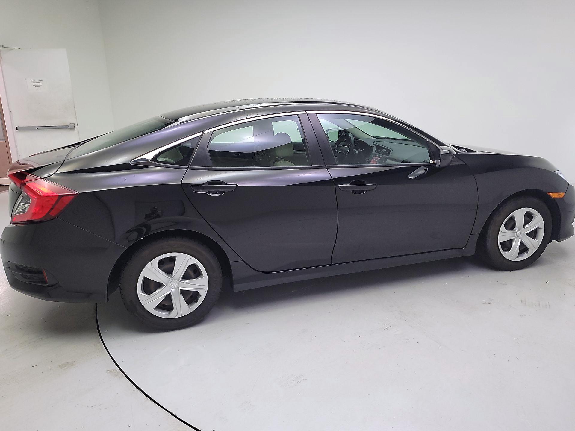 Thumbnail: 2016 Honda Civic - 4