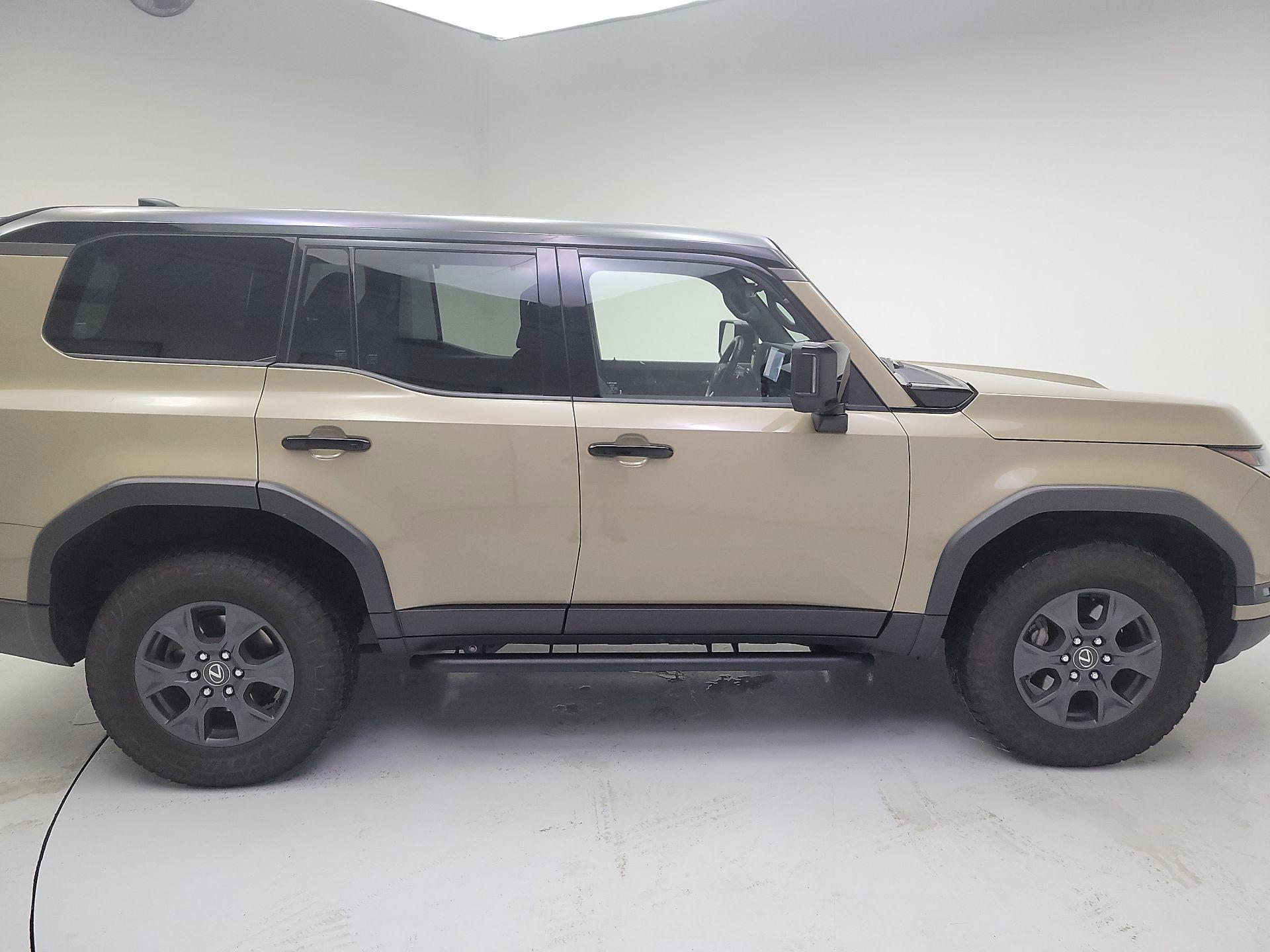 Thumbnail: 2024 Lexus GX - 4