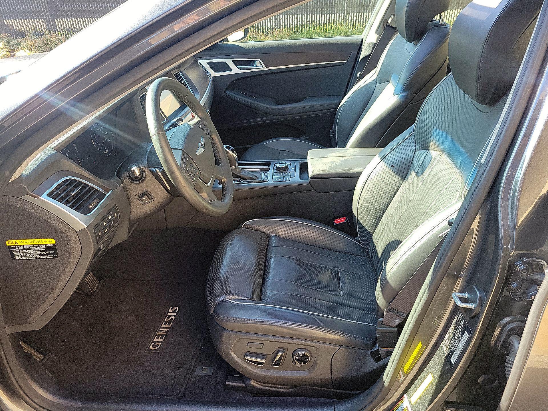 Thumbnail: 2017 Genesis G80 - 9