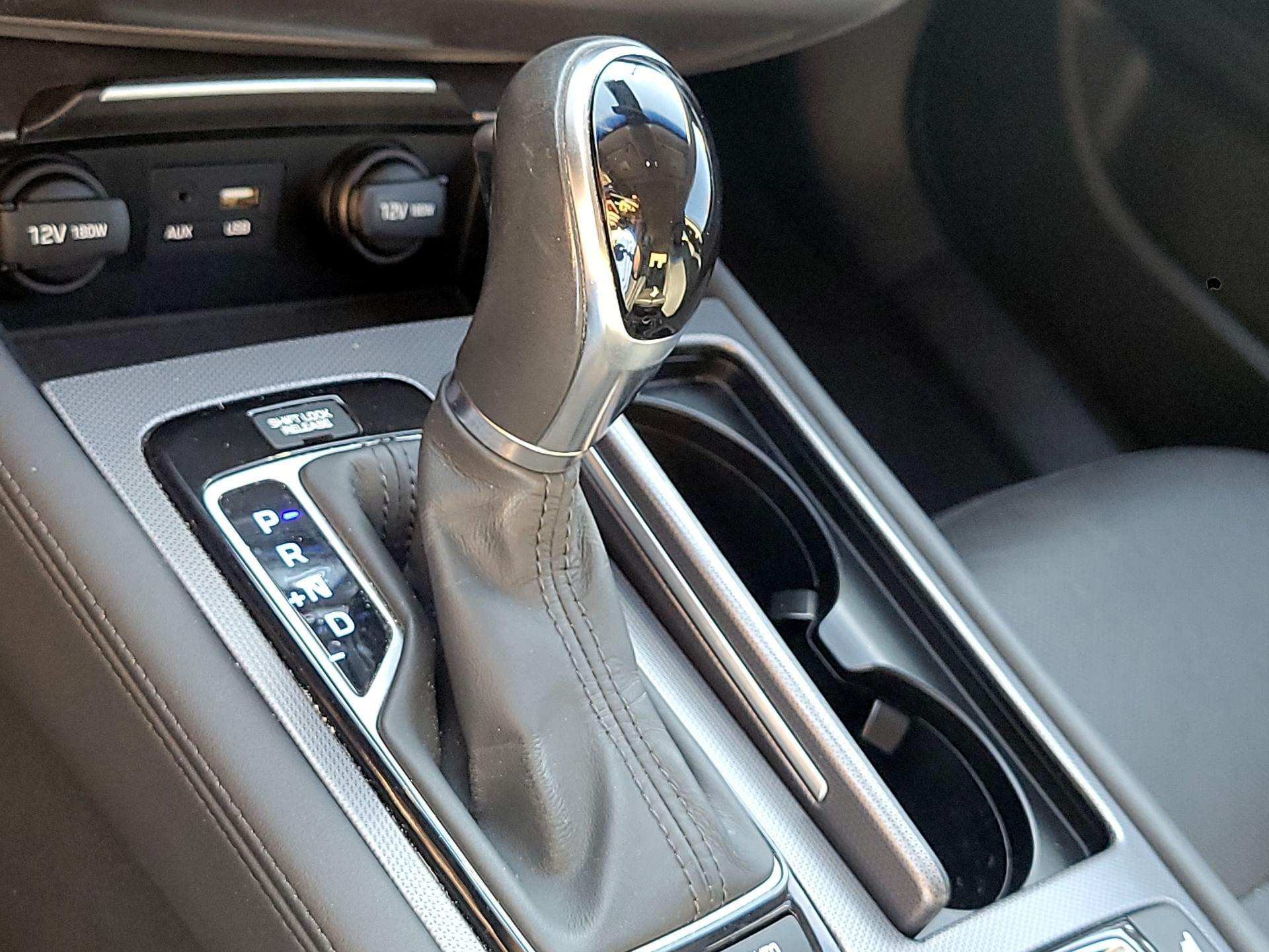 Thumbnail: 2017 Genesis G80 - 16