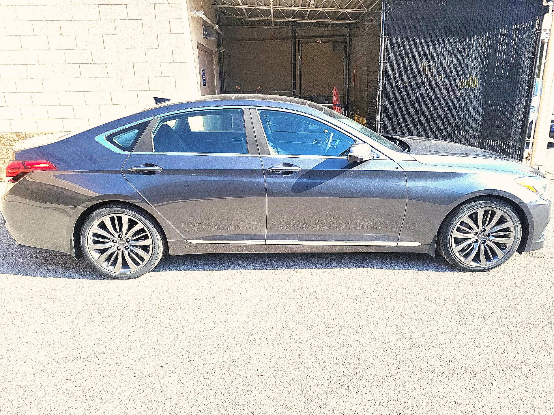 Thumbnail: 2017 Genesis G80 - 4