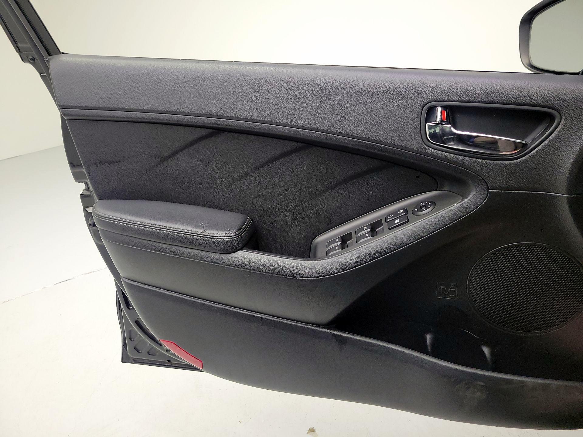 Thumbnail: 2014 Kia Forte - 10