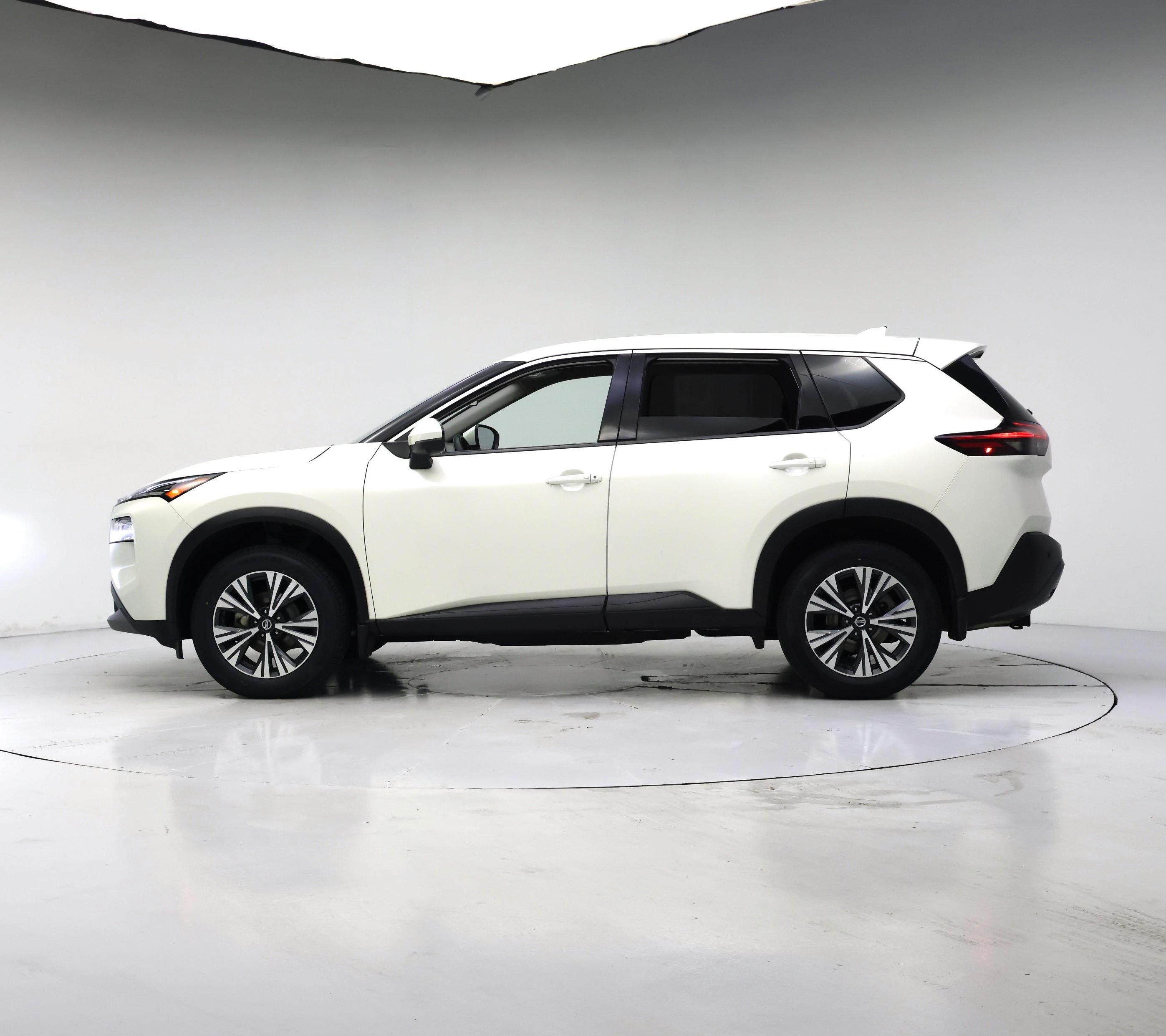 Thumbnail: 2021 Nissan Rogue - 3