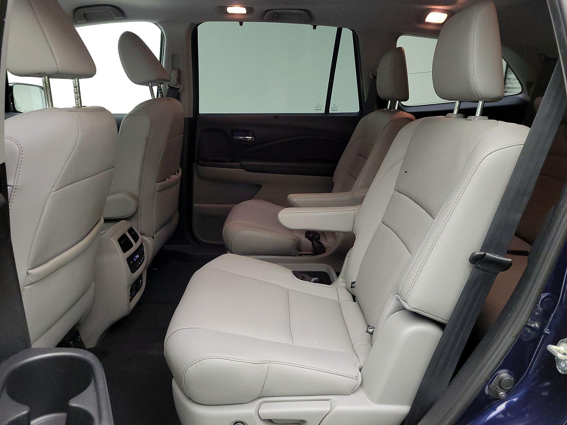 Thumbnail: 2018 Honda Pilot - 18