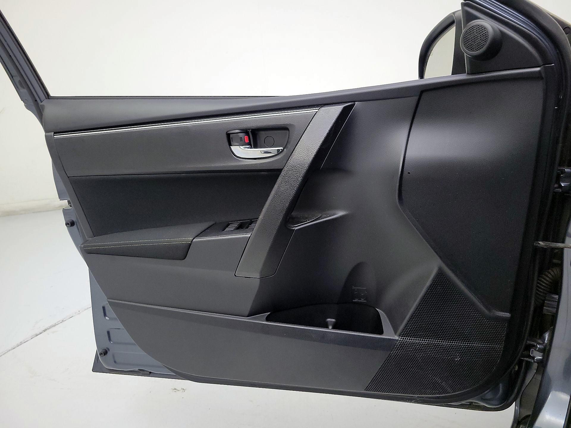 Thumbnail: 2019 Toyota Corolla - 10