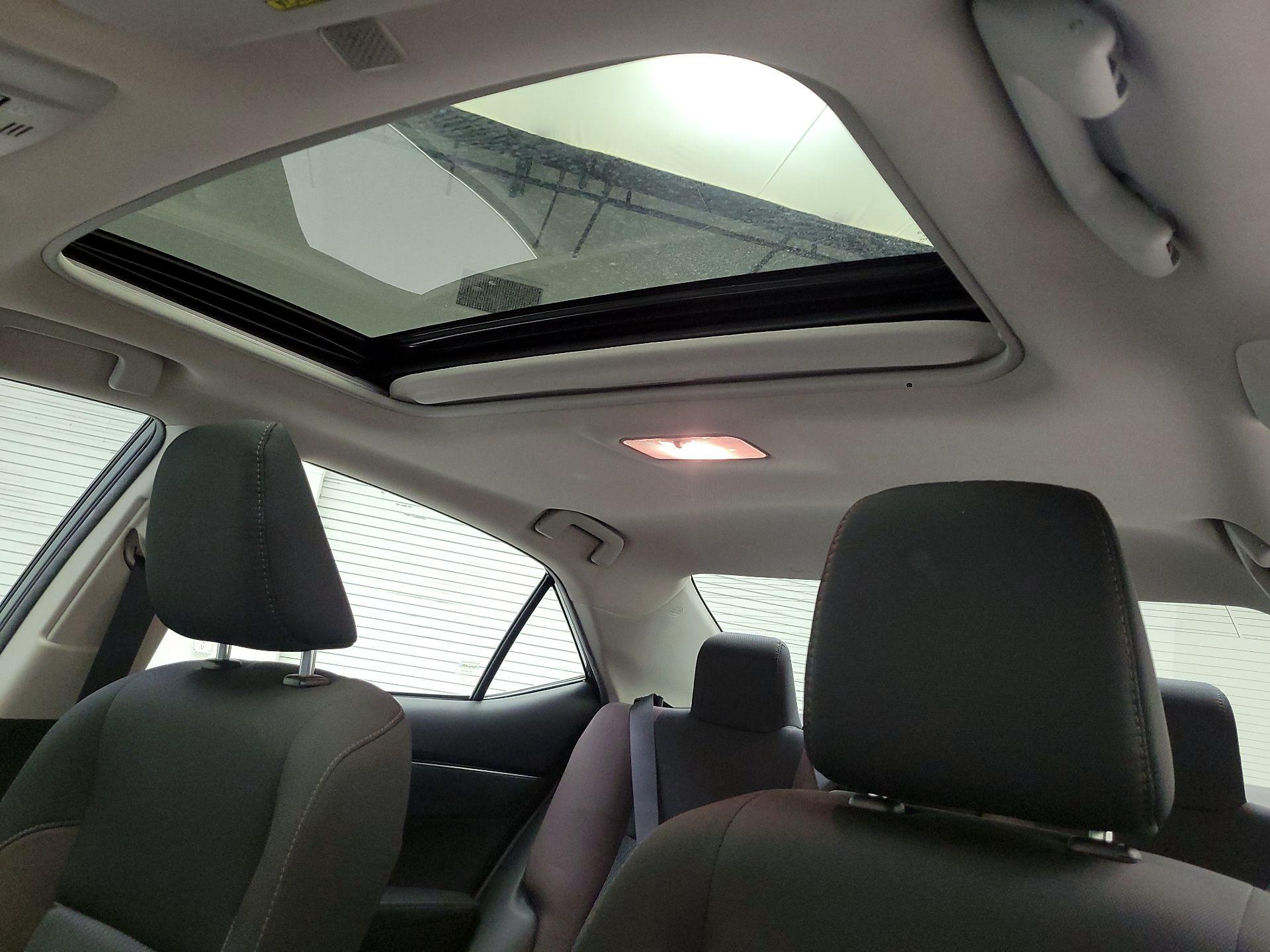 Thumbnail: 2019 Toyota Corolla - 17