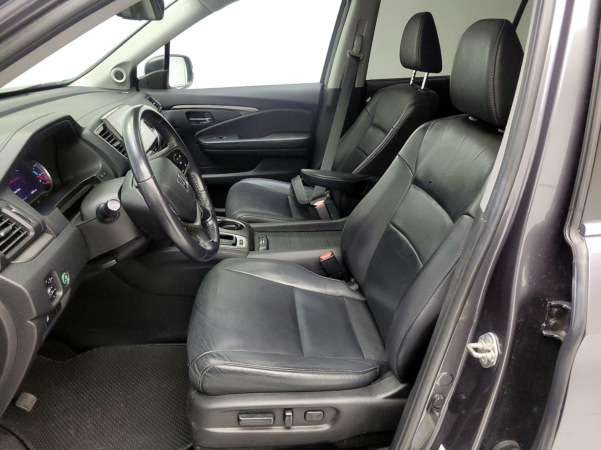 Thumbnail: 2019 Honda Pilot - 9
