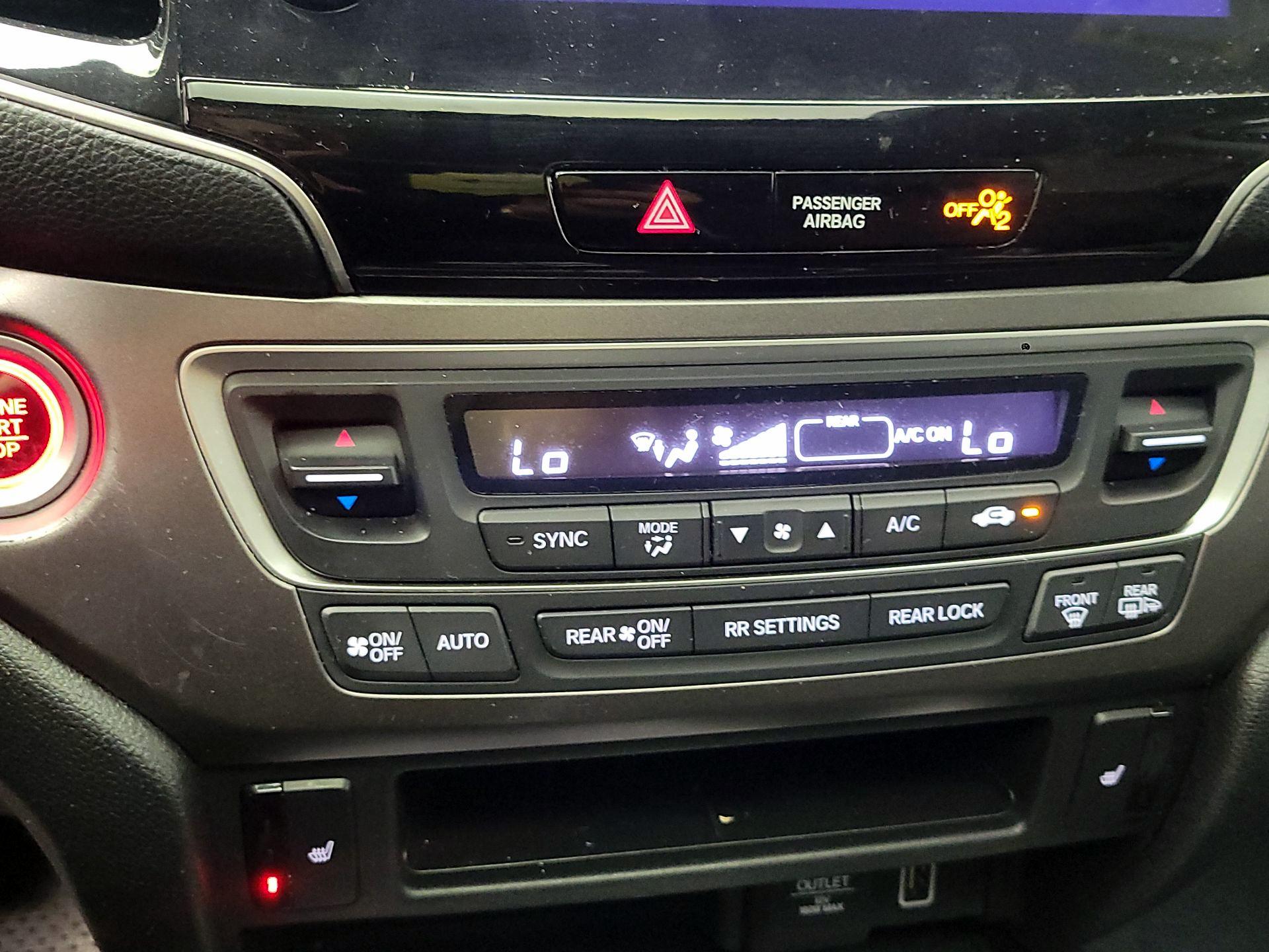 Thumbnail: 2019 Honda Pilot - 14