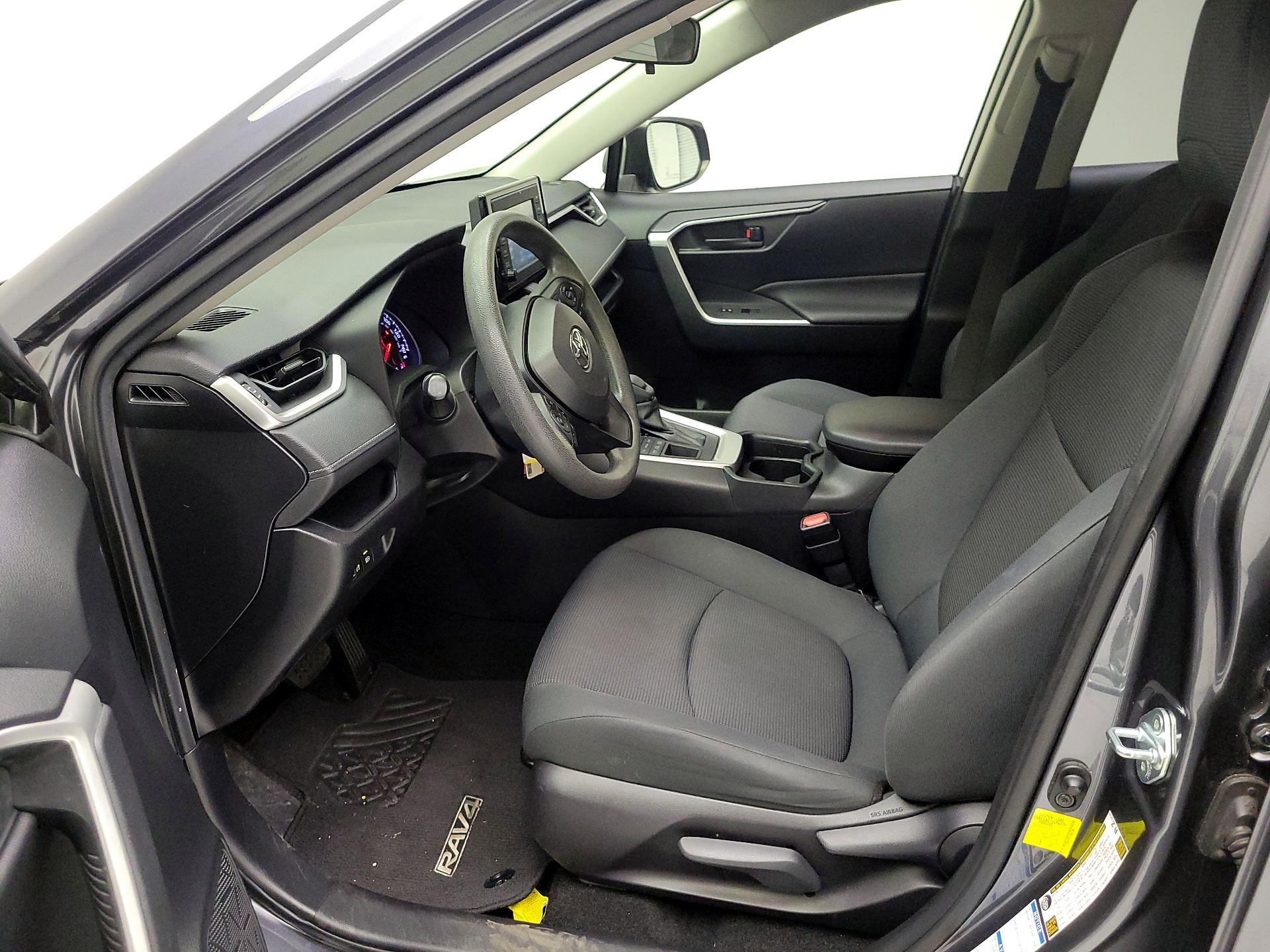 Thumbnail: 2019 Toyota RAV4 - 9