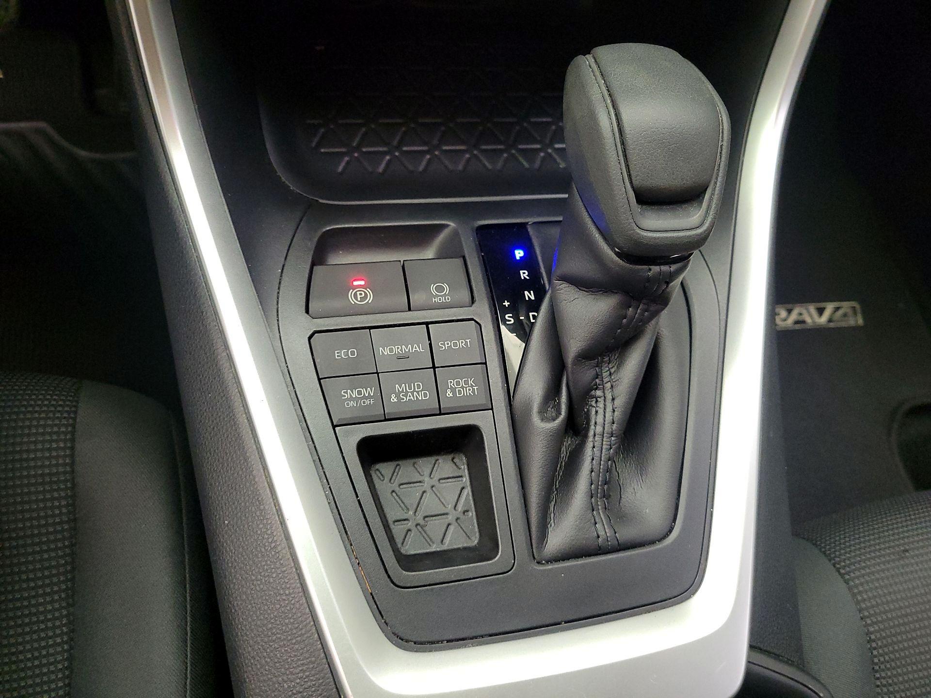 Thumbnail: 2019 Toyota RAV4 - 15