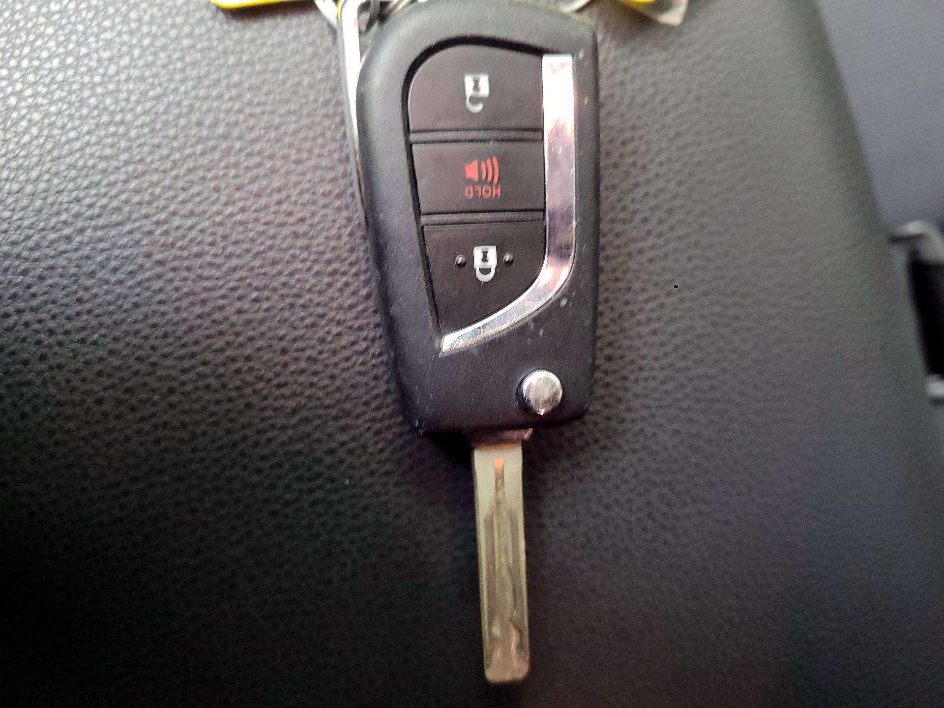 Thumbnail: 2019 Toyota RAV4 - 20