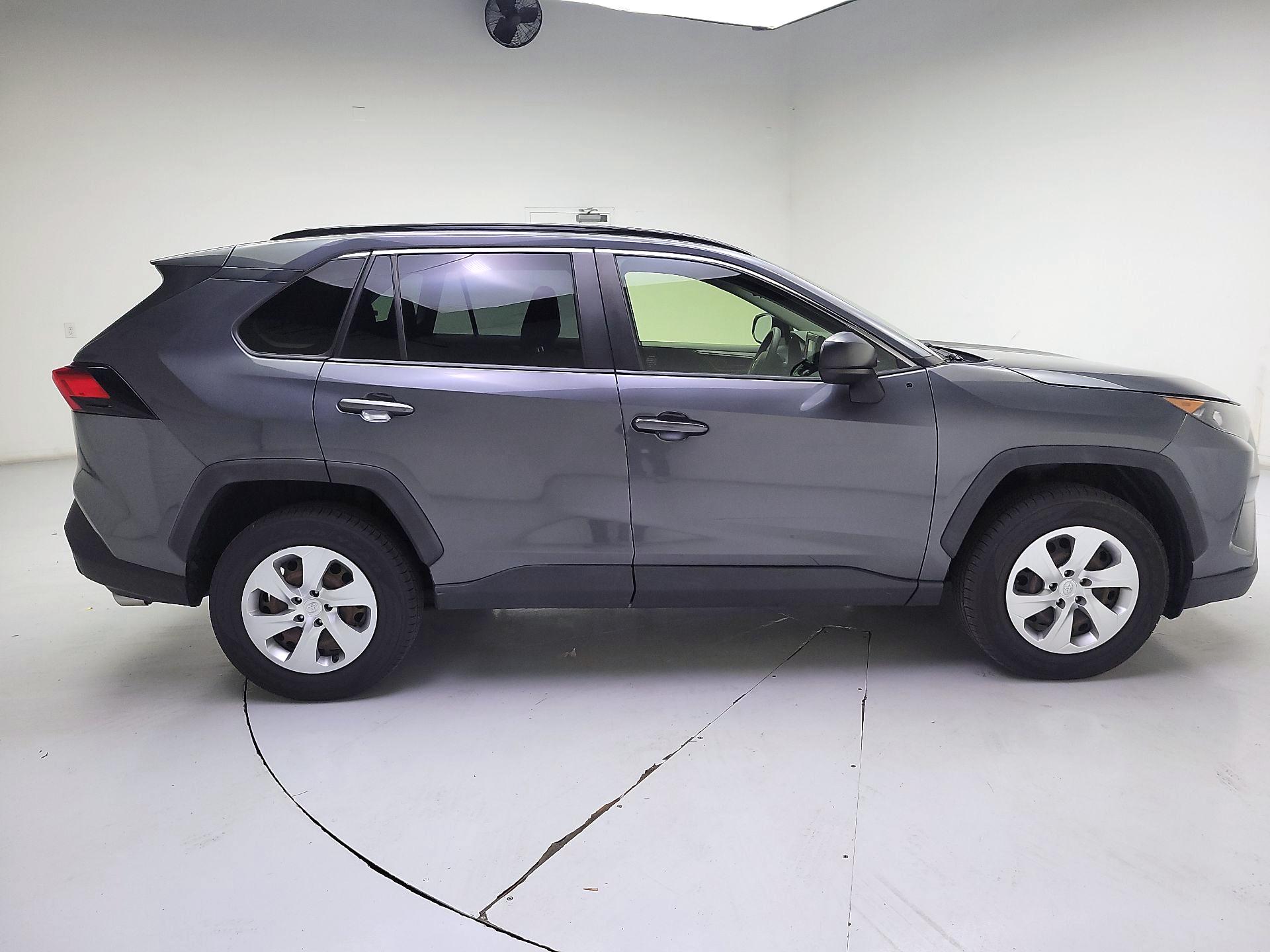 Thumbnail: 2019 Toyota RAV4 - 4