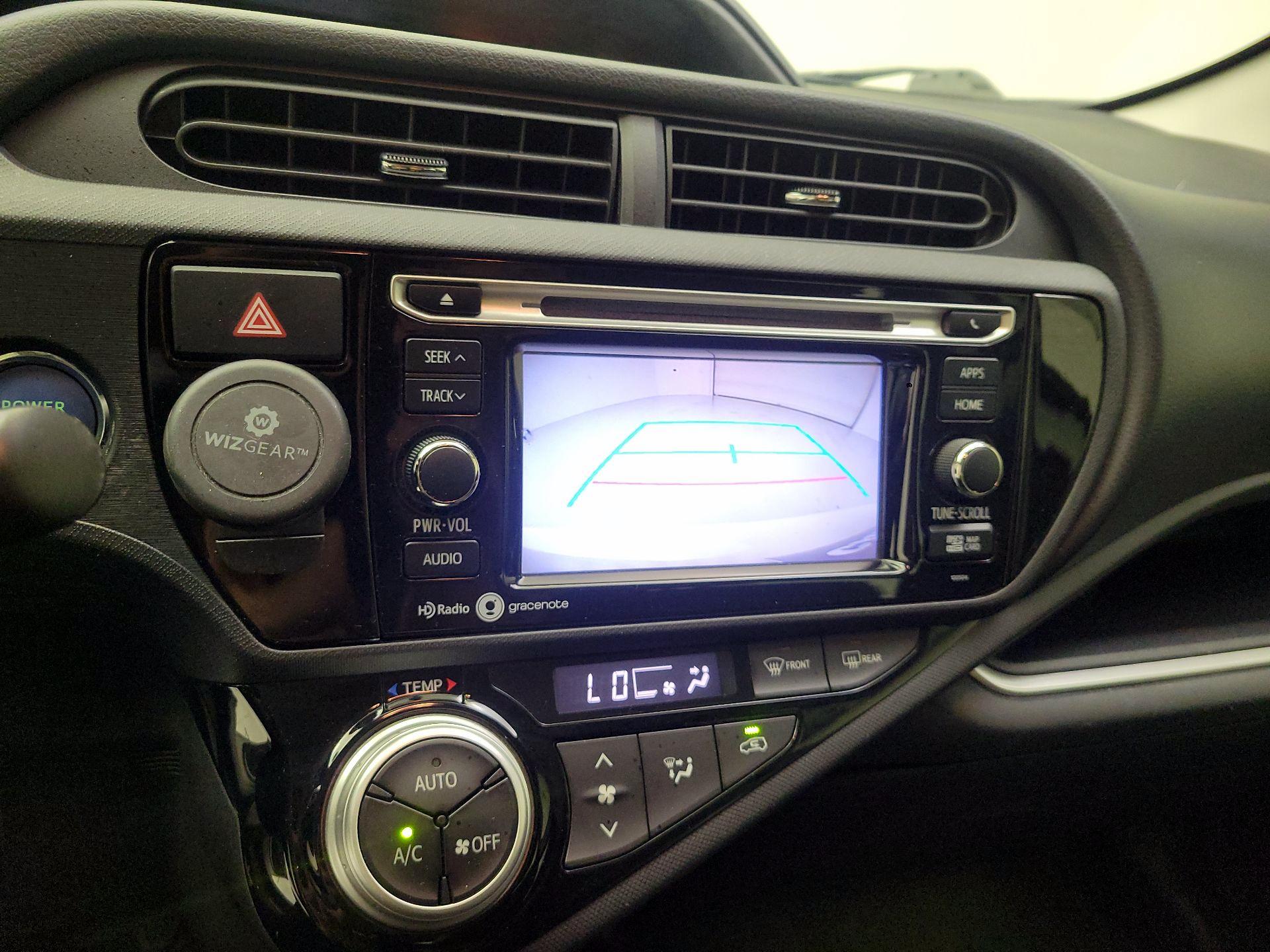 Thumbnail: 2015 Toyota Prius c - 13