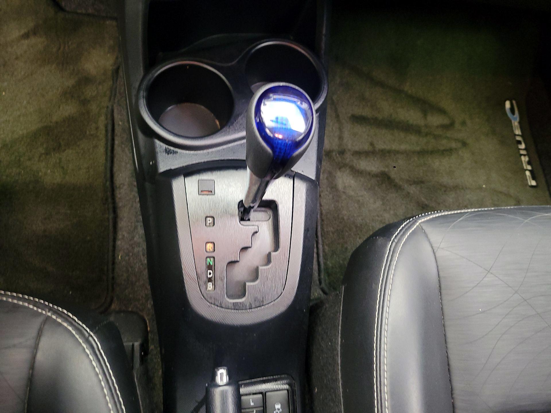 Thumbnail: 2015 Toyota Prius c - 16