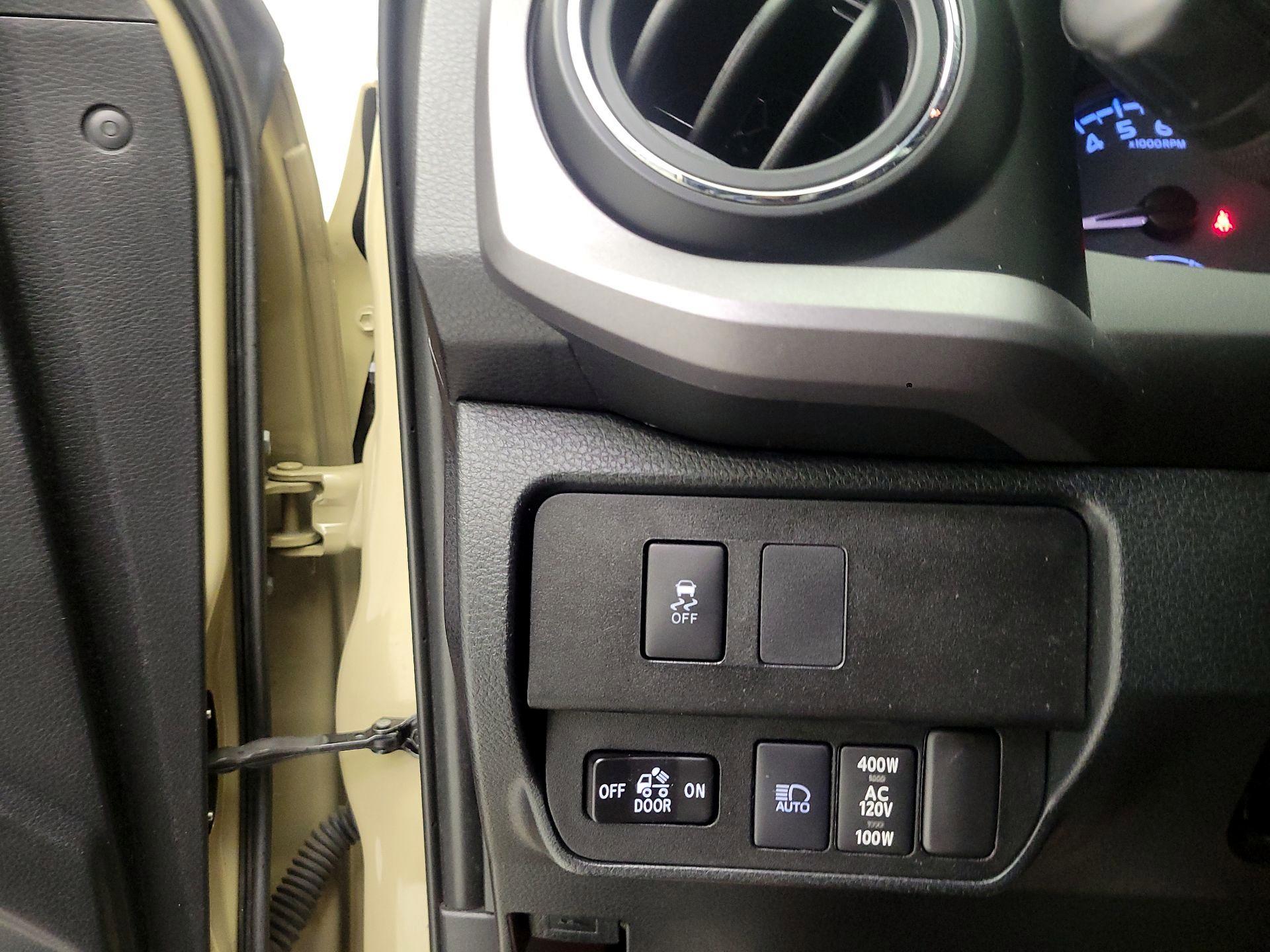 Thumbnail: 2020 Toyota Tacoma - 11