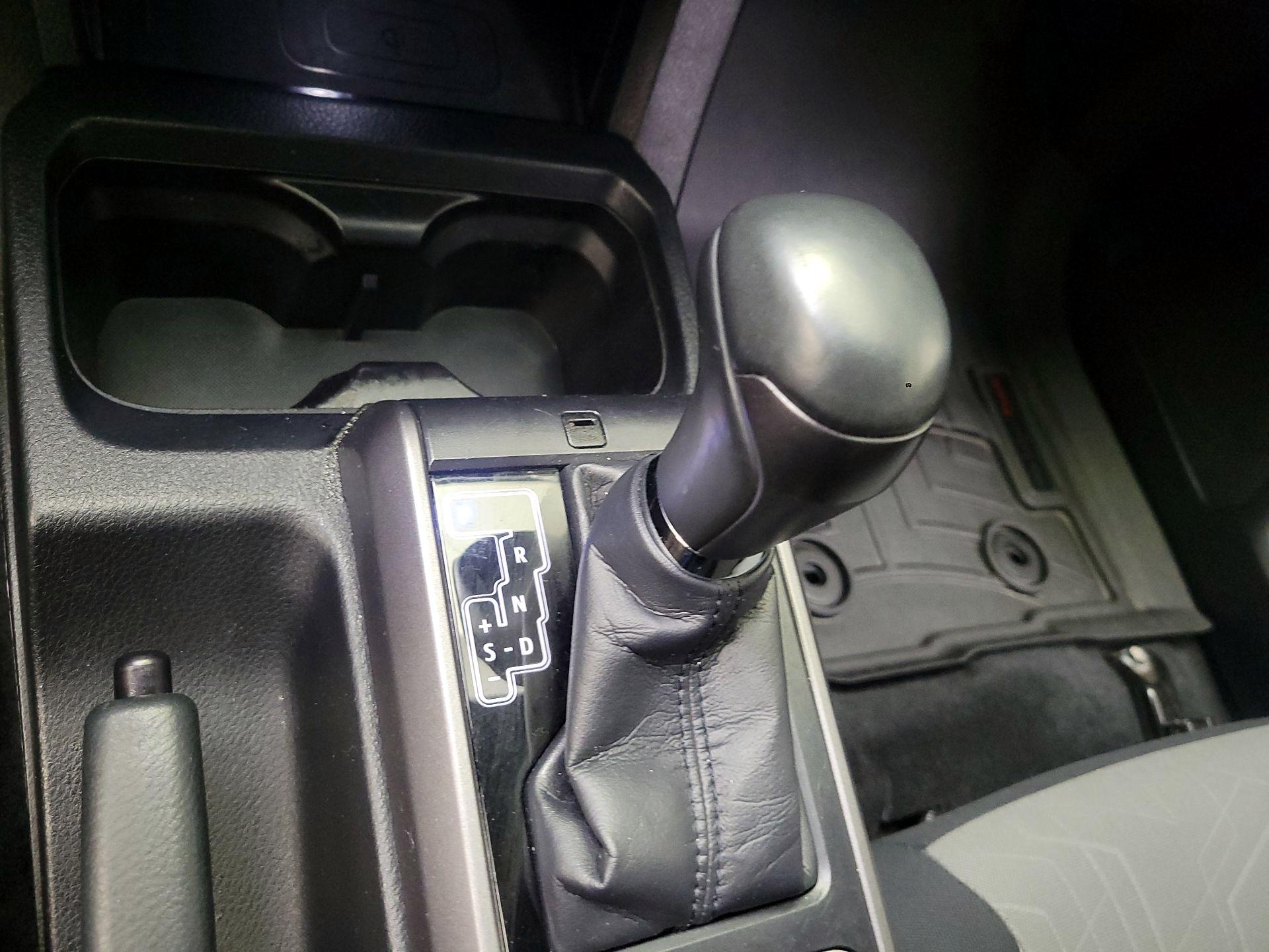 Thumbnail: 2020 Toyota Tacoma - 15