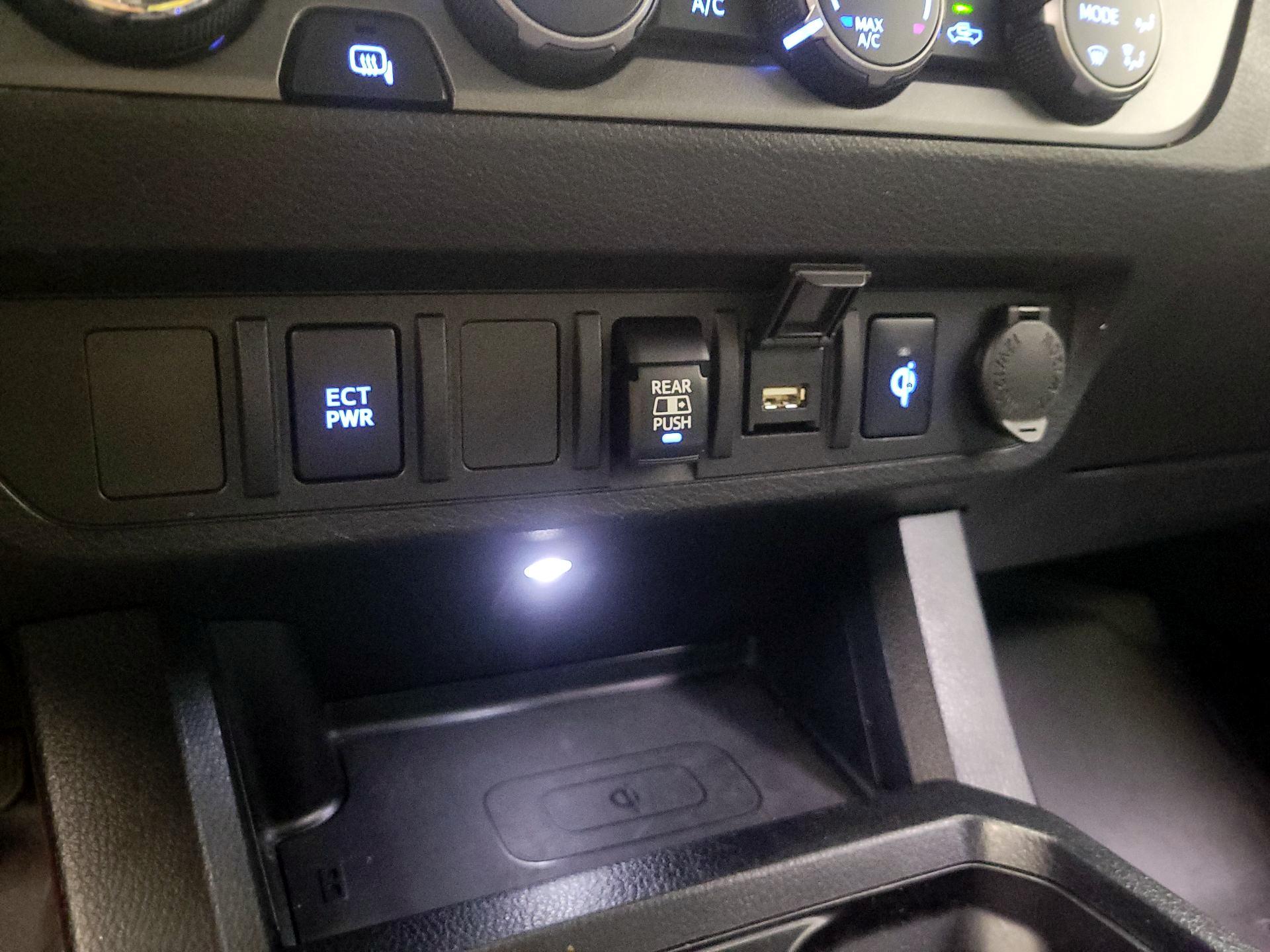 Thumbnail: 2020 Toyota Tacoma - 16