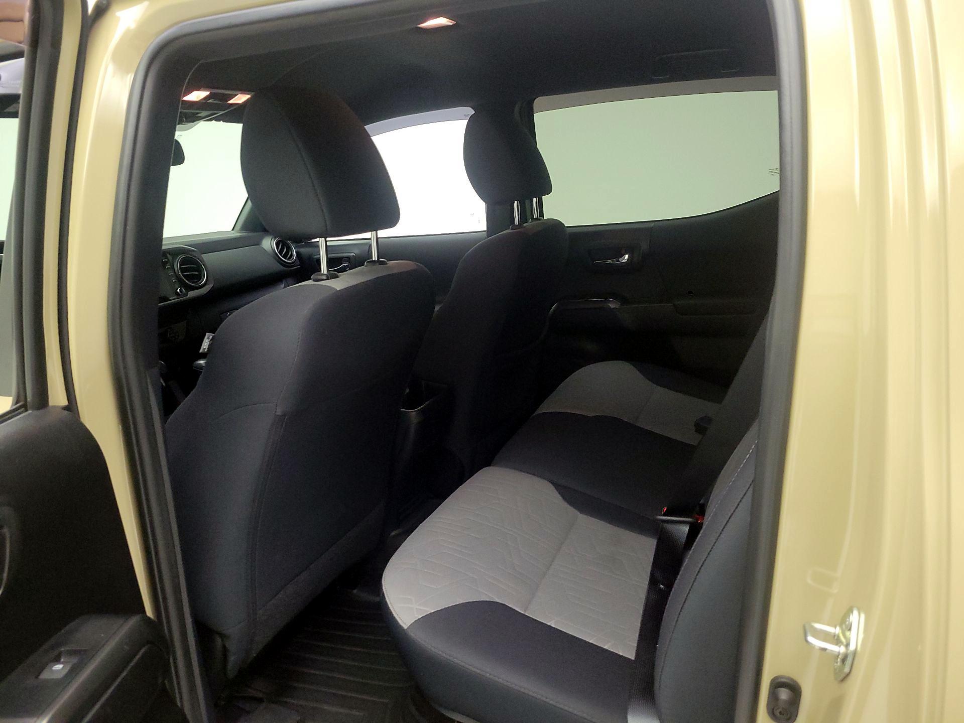 Thumbnail: 2020 Toyota Tacoma - 17