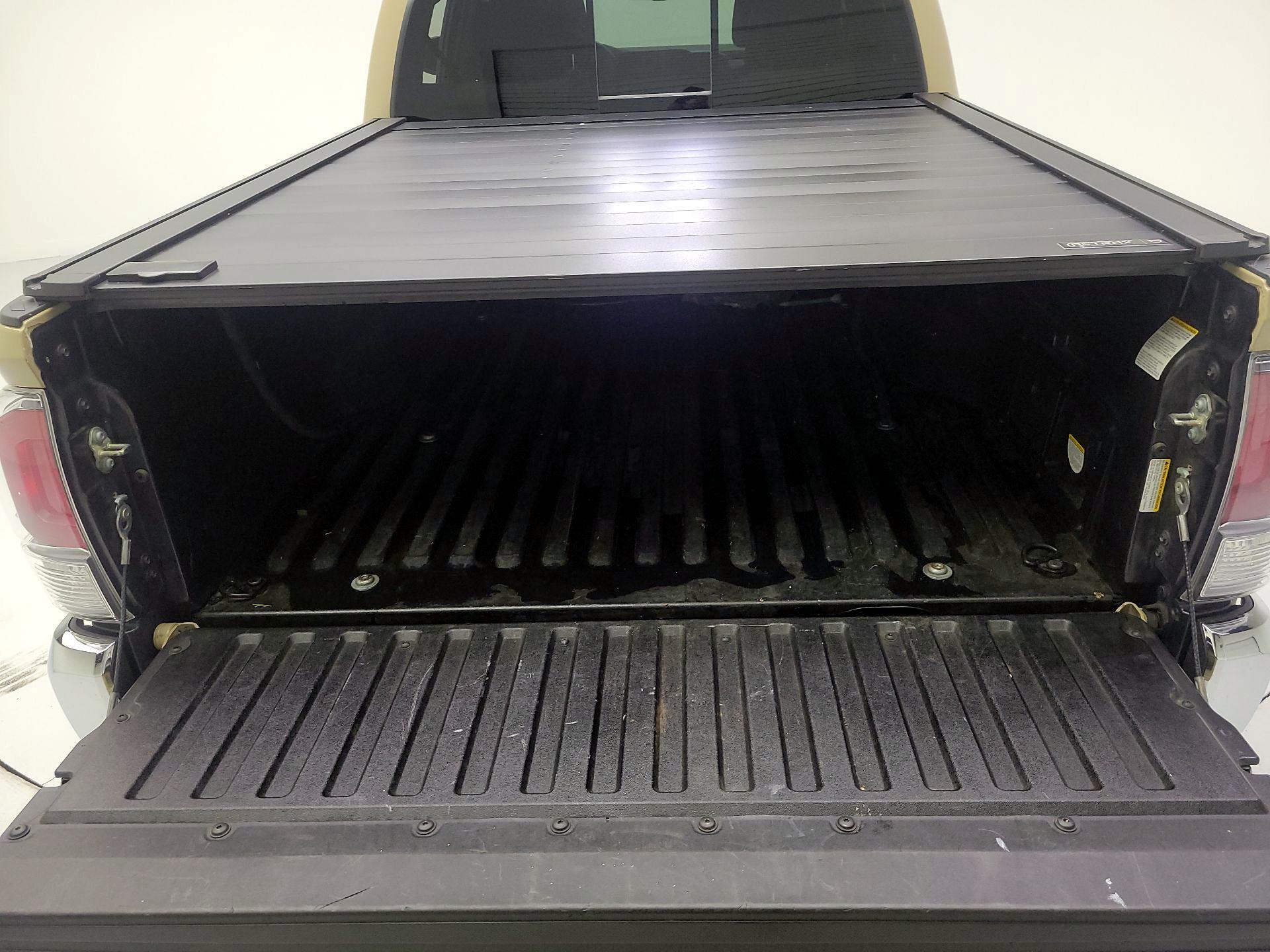 Thumbnail: 2020 Toyota Tacoma - 18