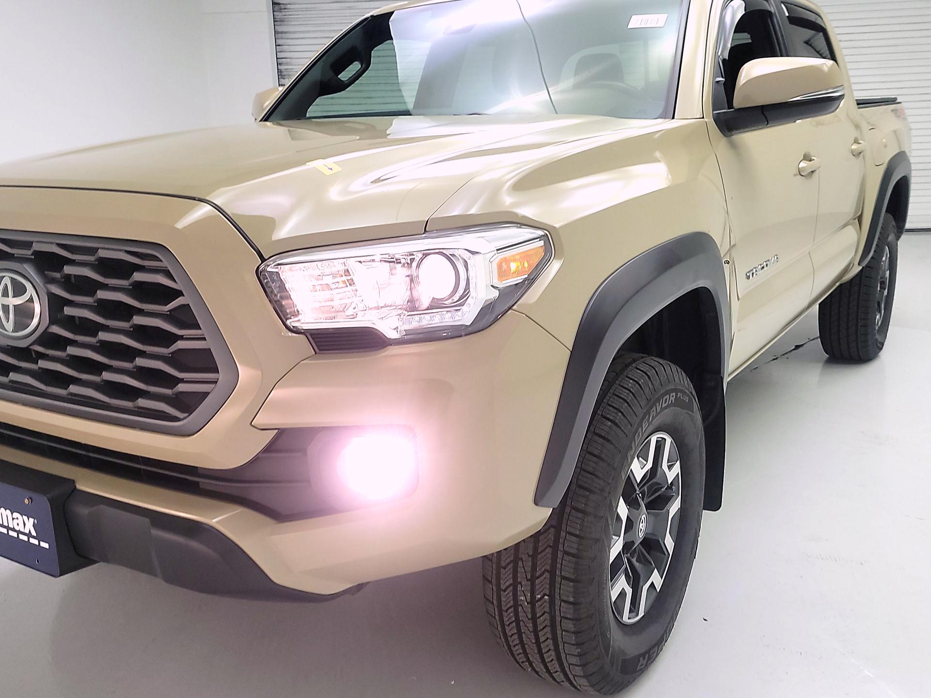 Thumbnail: 2020 Toyota Tacoma - 3